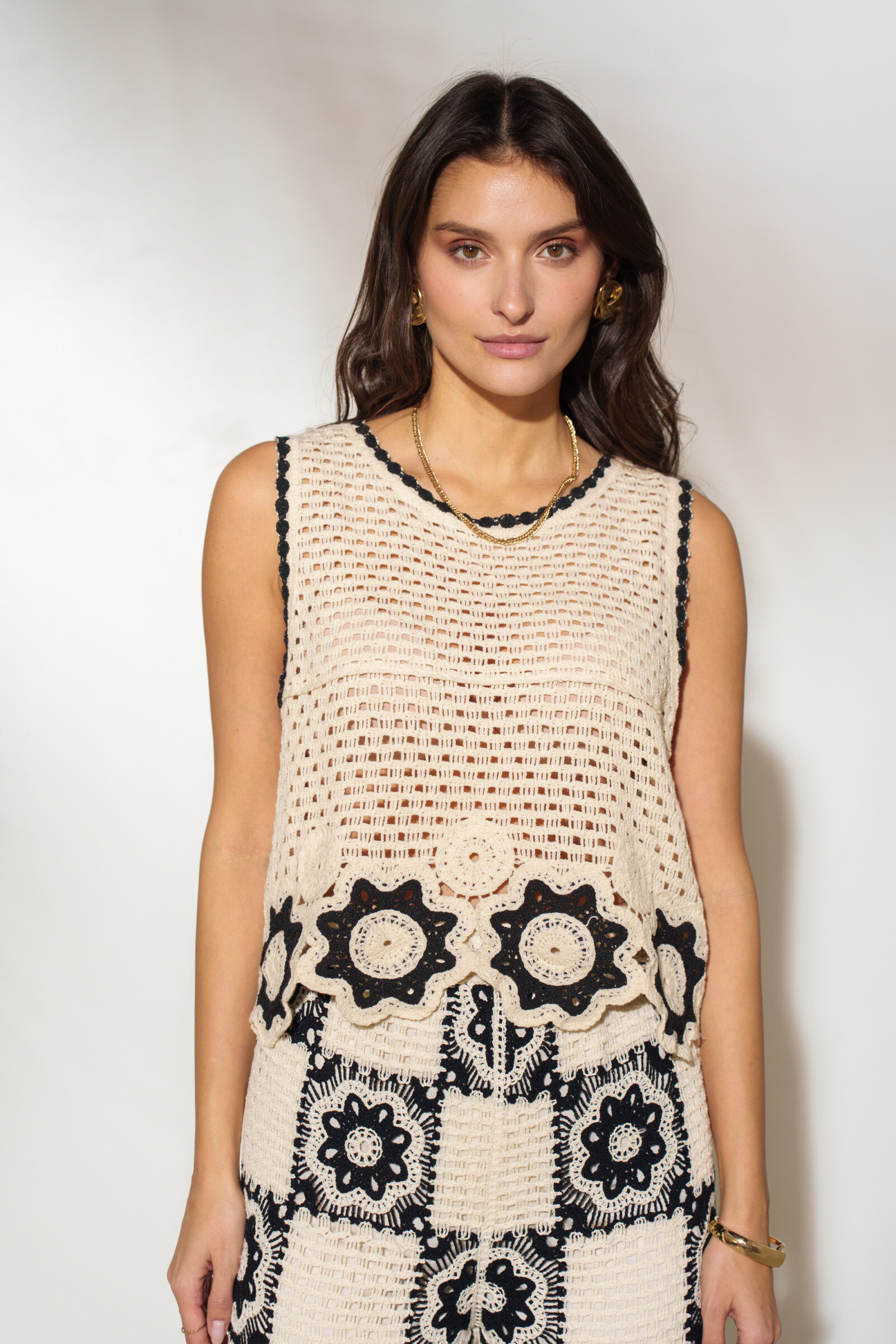 Grossista Rosa Fashion - Top all'uncinetto con motivo floreale