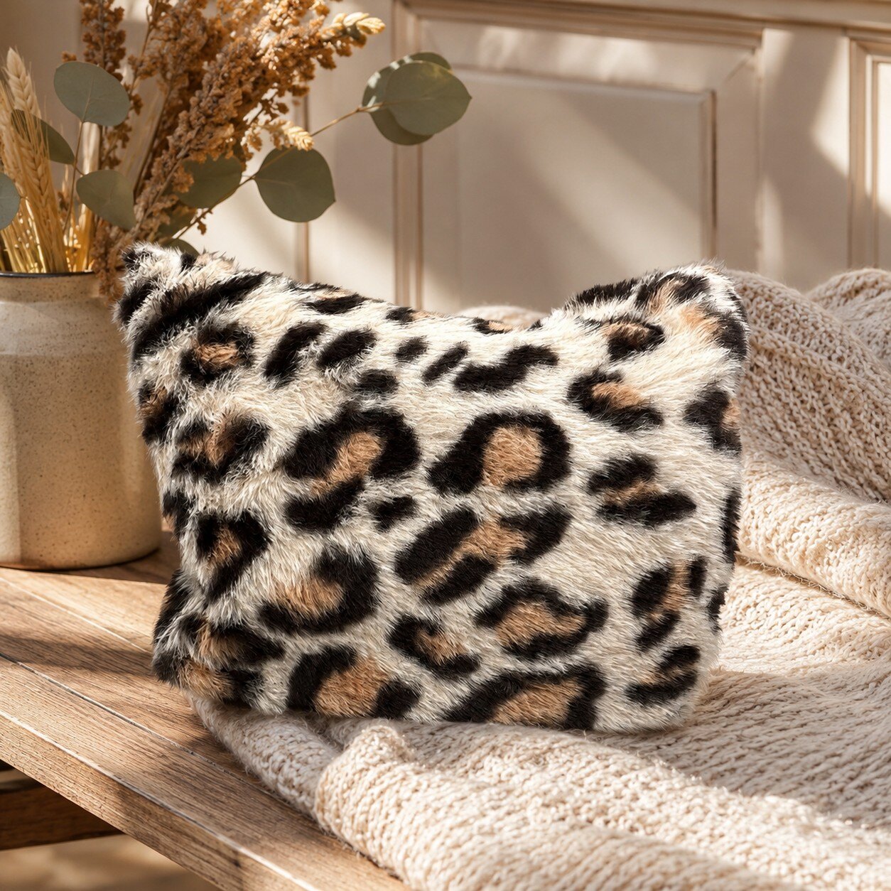 Wholesaler ROSE PINK - LEOPARD FUR POUCH