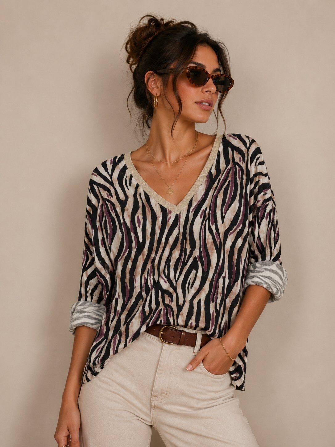 Wholesaler ROSEMARY COLLECTION - Printed V-neck sweater. One size fits 40/42