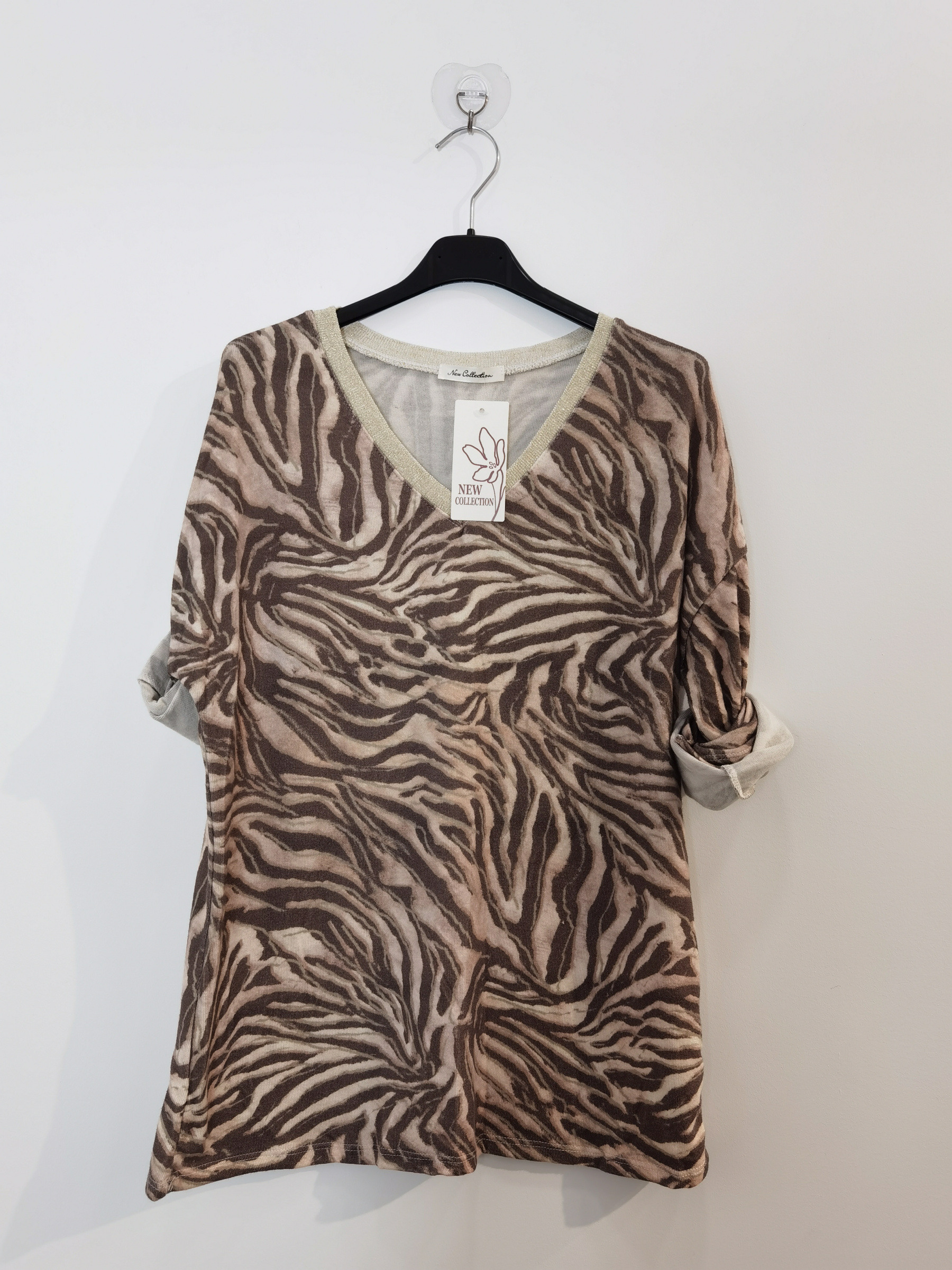 Wholesaler ROSEMARY COLLECTION - Shiny V-neck sweater with pattern. One size fits 40/42