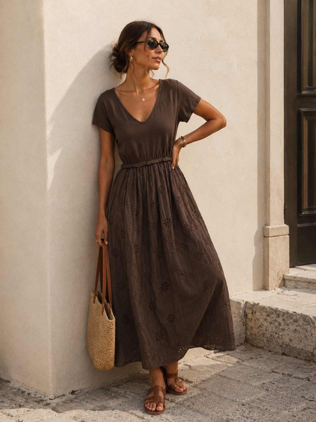 RACHEL dress with a fitted top and flared embroidered bottom. One size fits  40/42 | Paris Fashion Shops
