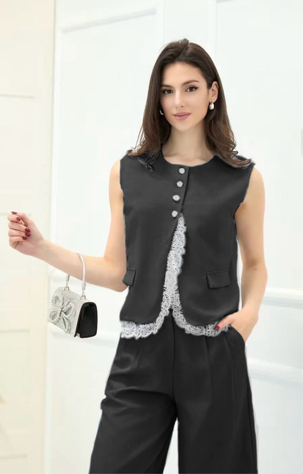 Lace -sleeved vest - Main image