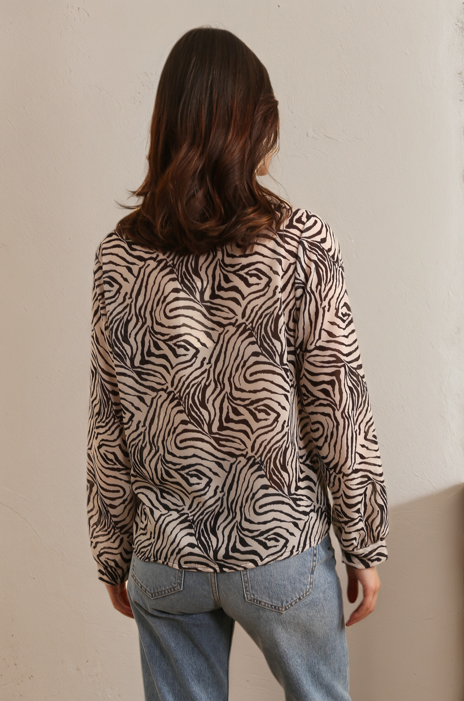Zebra print ruffled blouse - Black - 3 - large format