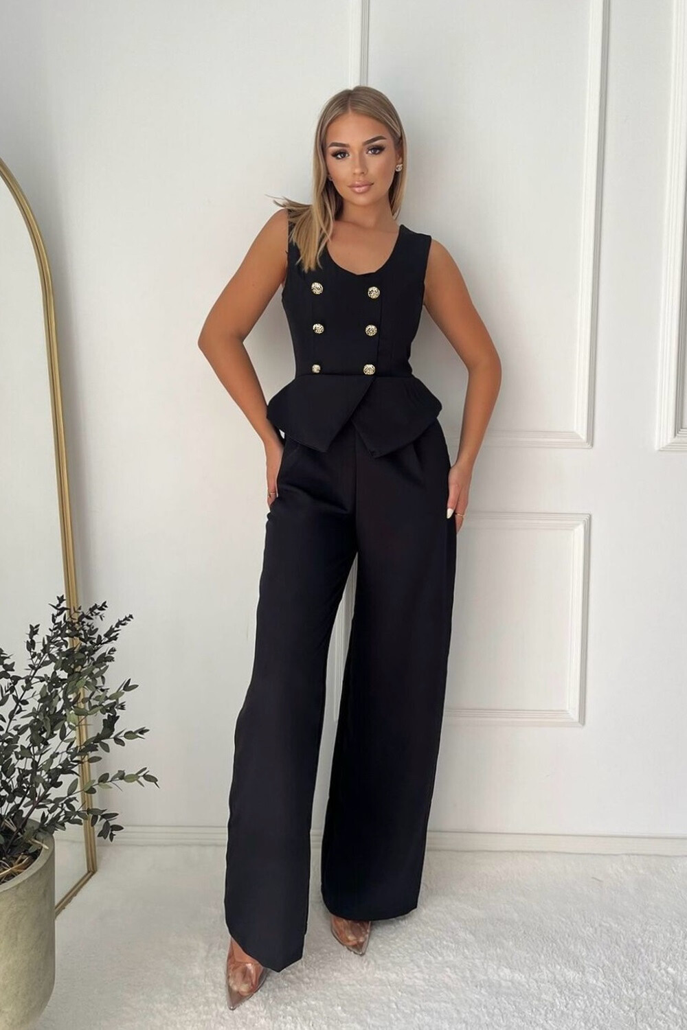 Grossiste Rosy Days - Combinaison Pantalon Chic à Boutons Dorés et Zip au dos