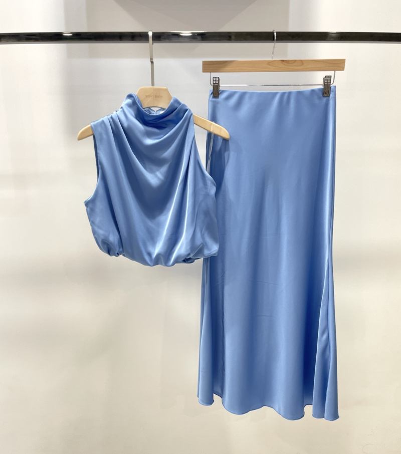 Grossiste Rosy Days - Top chic satiné drapé sans manche