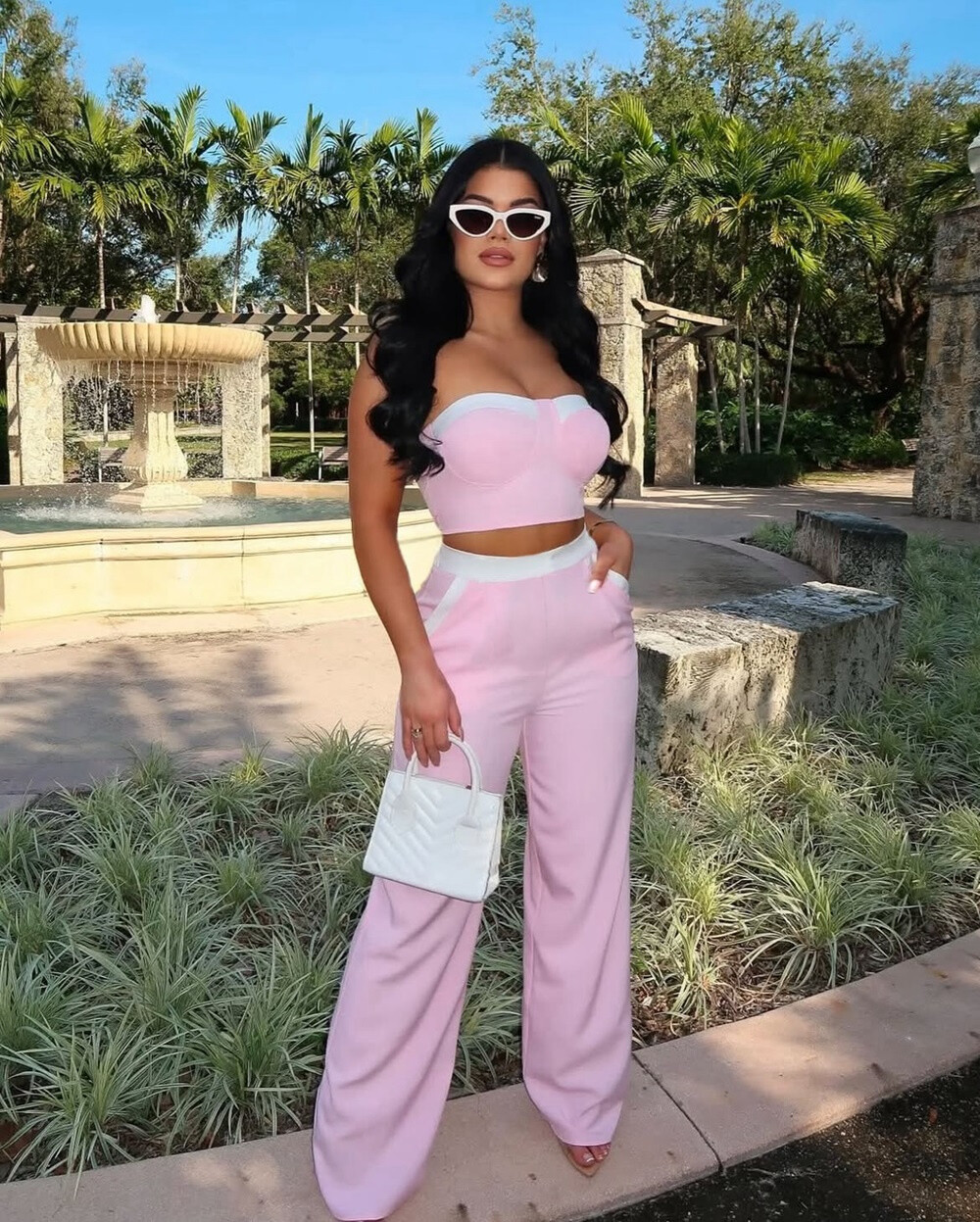 Grossiste Rosy Days - Ensemble pantalon avec poches et bustier à coques à bordures contrastées