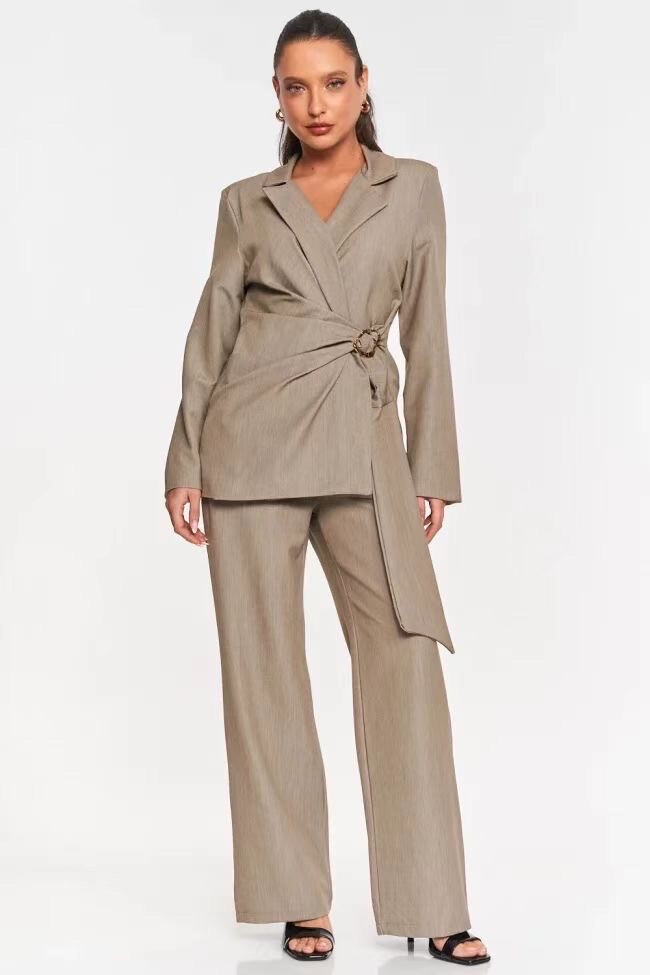 Grossiste Rosy Days - Ensemble blazer pantalon chic à boucle minimaliste