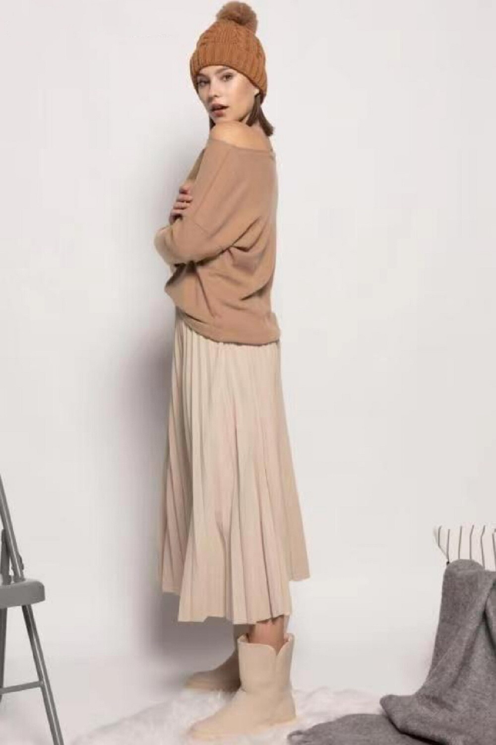 Wholesaler Rosy Days - Crepe pleated mid-length skirt