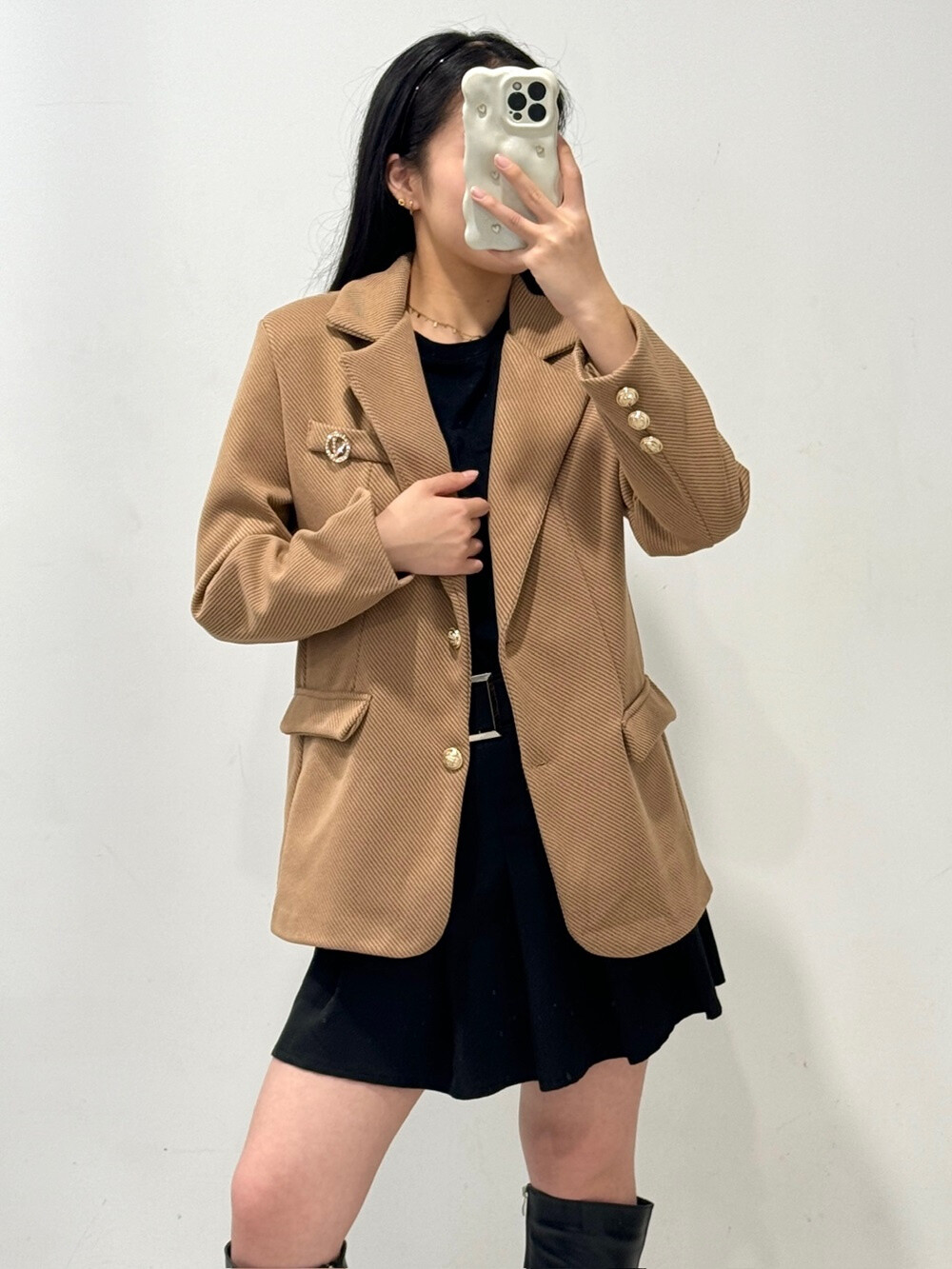 Wholesaler Rosy Days - Blazer coat with rhinestone V brooch and lining