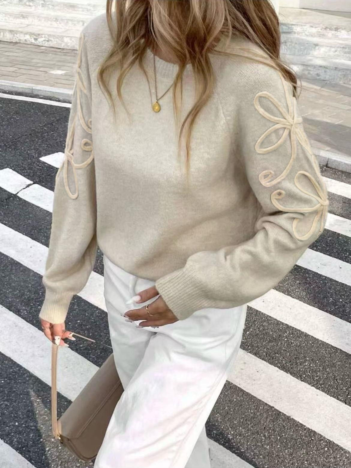 Grossiste ROSYDAYS - Pull Maille à Broderie Fleurs Manches