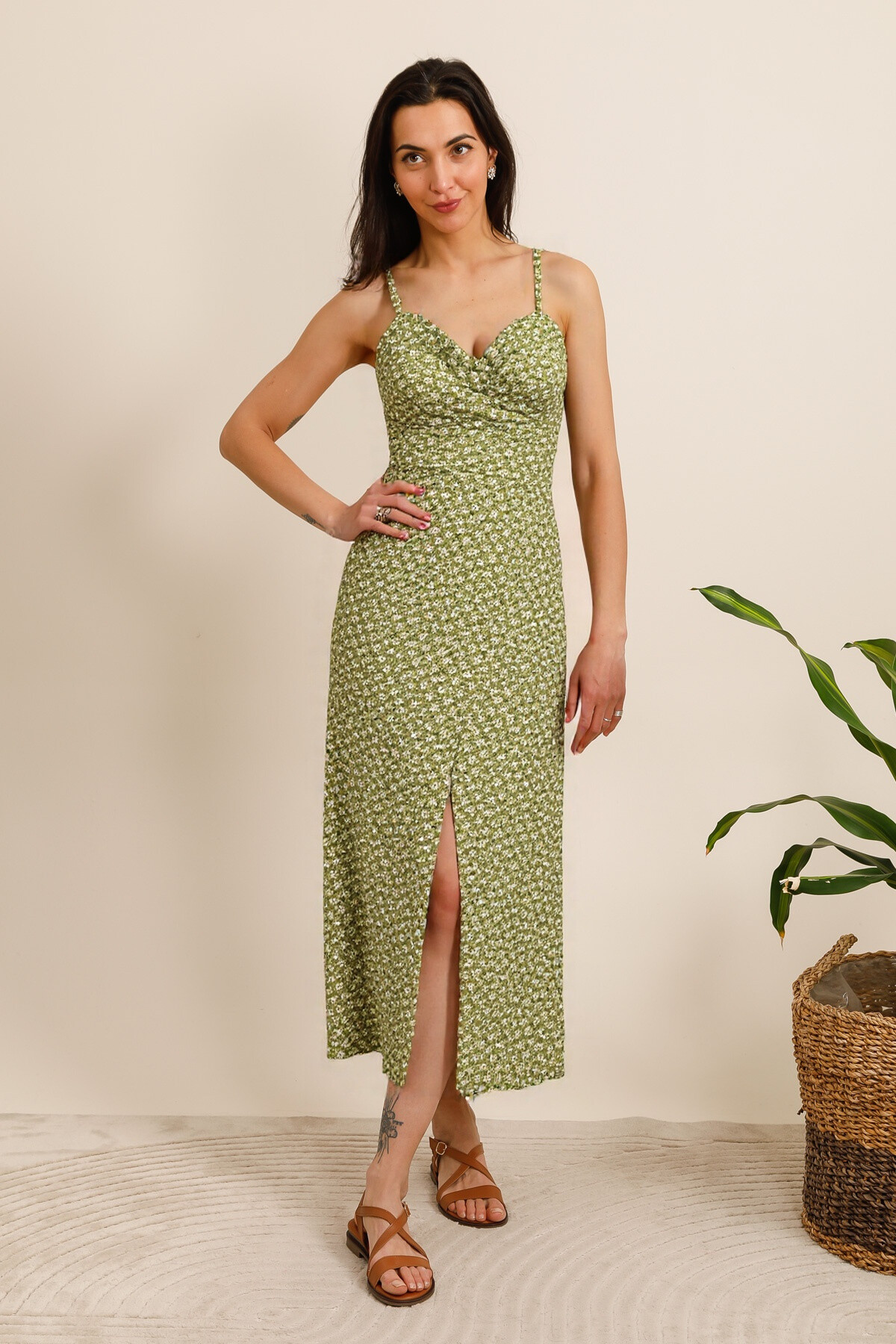 Long floral dress with slit - Light Green - 1 - large format