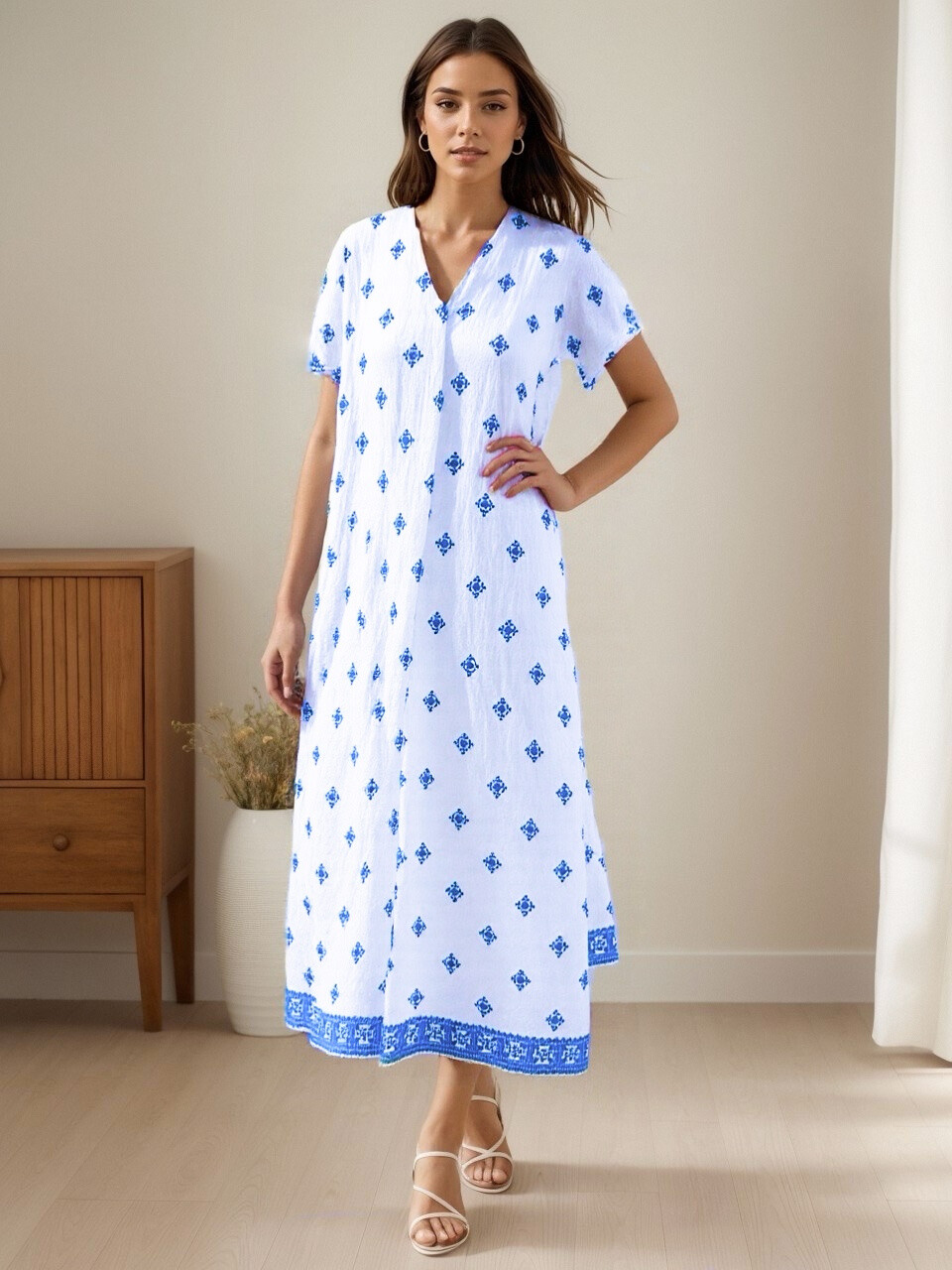 Long -wide viscose dress with patterns - Main image