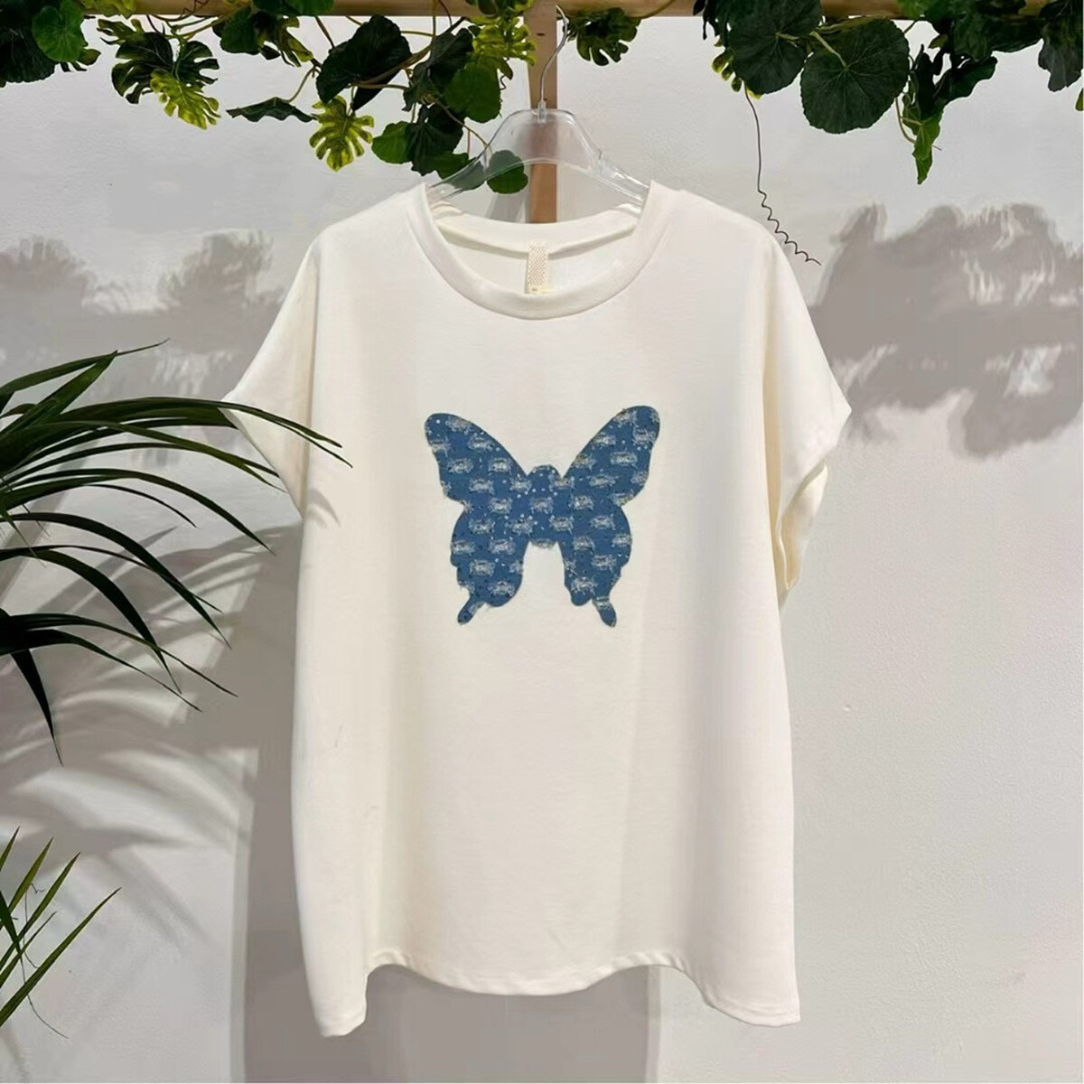 Wholesaler Rosy Days - Oversize tshirt with flocking butterfly sequins jeans