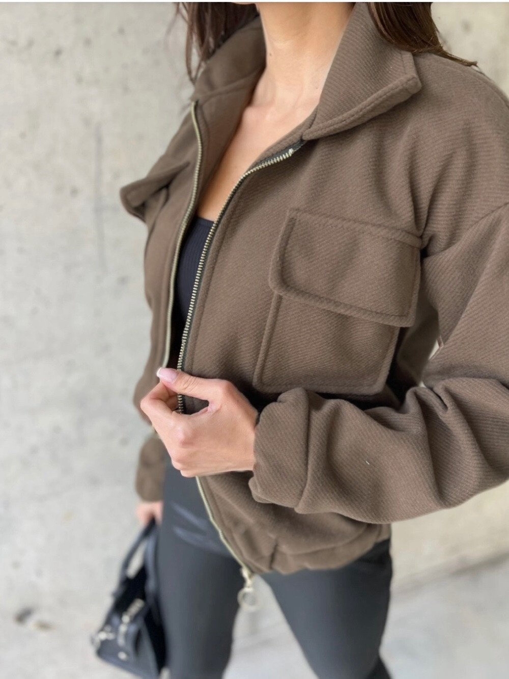 Mayorista Rosy Days - Chaqueta corta con cremallera y bolsillos.