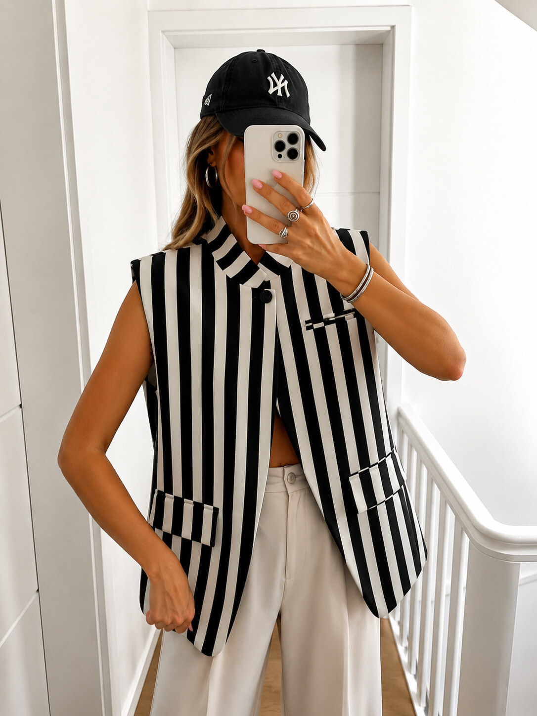 Mayorista ROSYDAYS - Blazer Cruzado a Rayas Sin Mangas con Cuello Alto y Forro