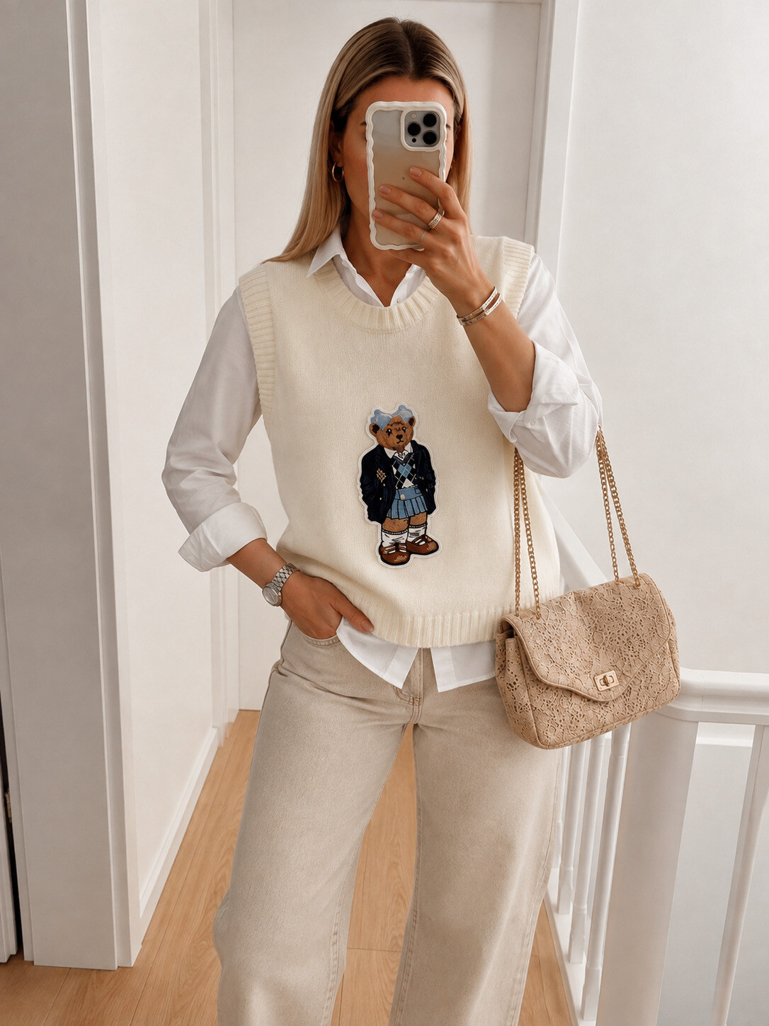 Großhändler ROSYDAYS - Ärmelloser Pullover mit Genähtem Bären-Patch