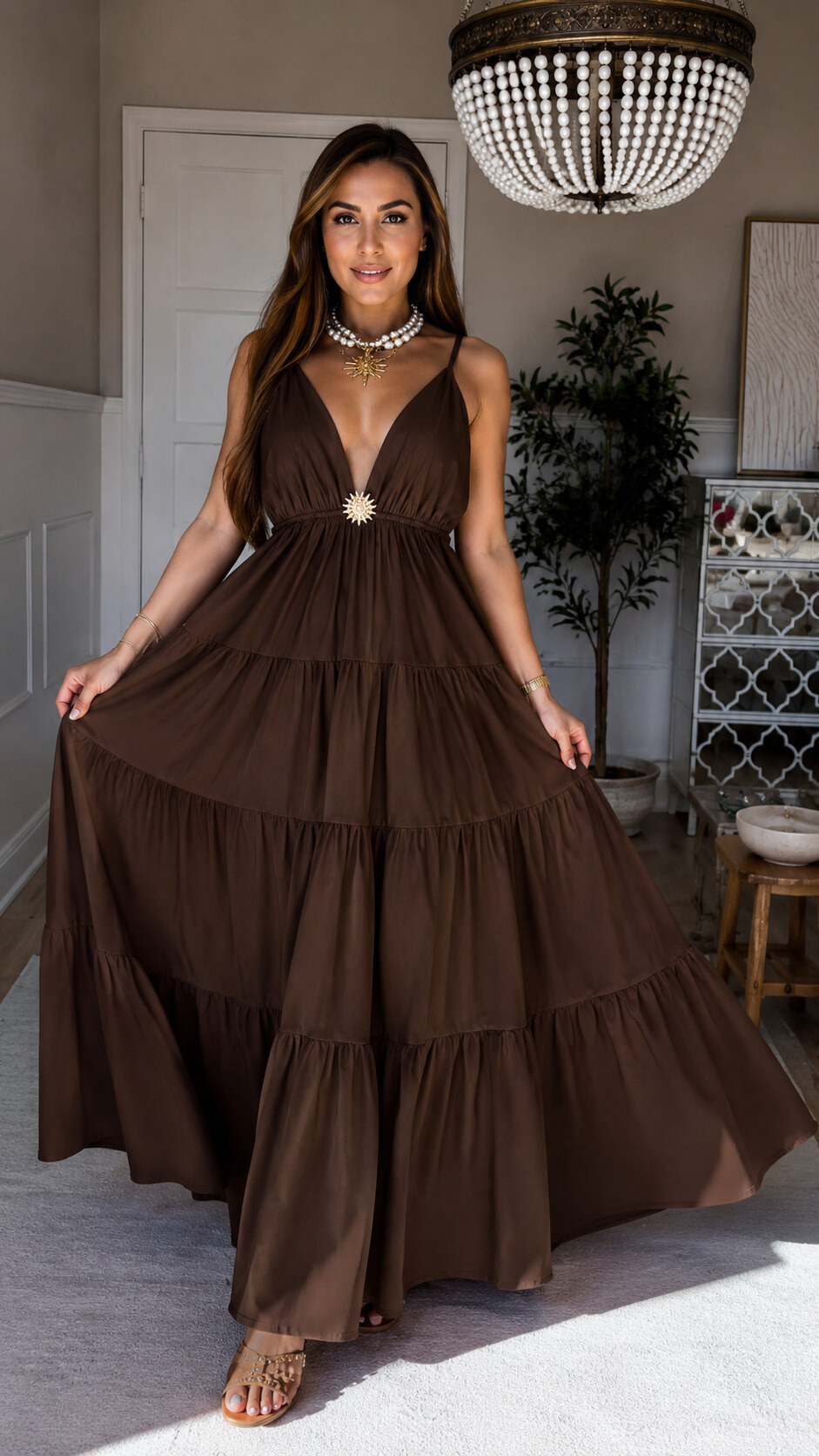 Großhändler ROSYDAYS - Langes Baumwollkleid mit Sonnenbrosche und V-Ausschnitt