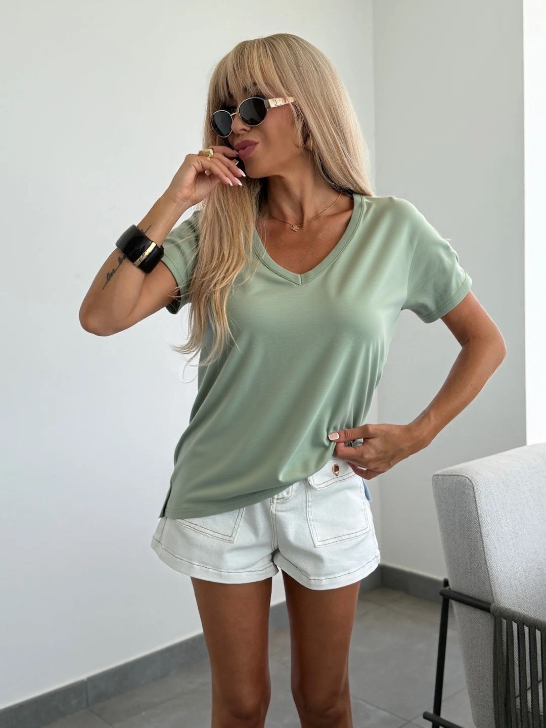 Großhändler ROSYDAYS - Basic Baumwoll V-Ausschnitt T-Shirt