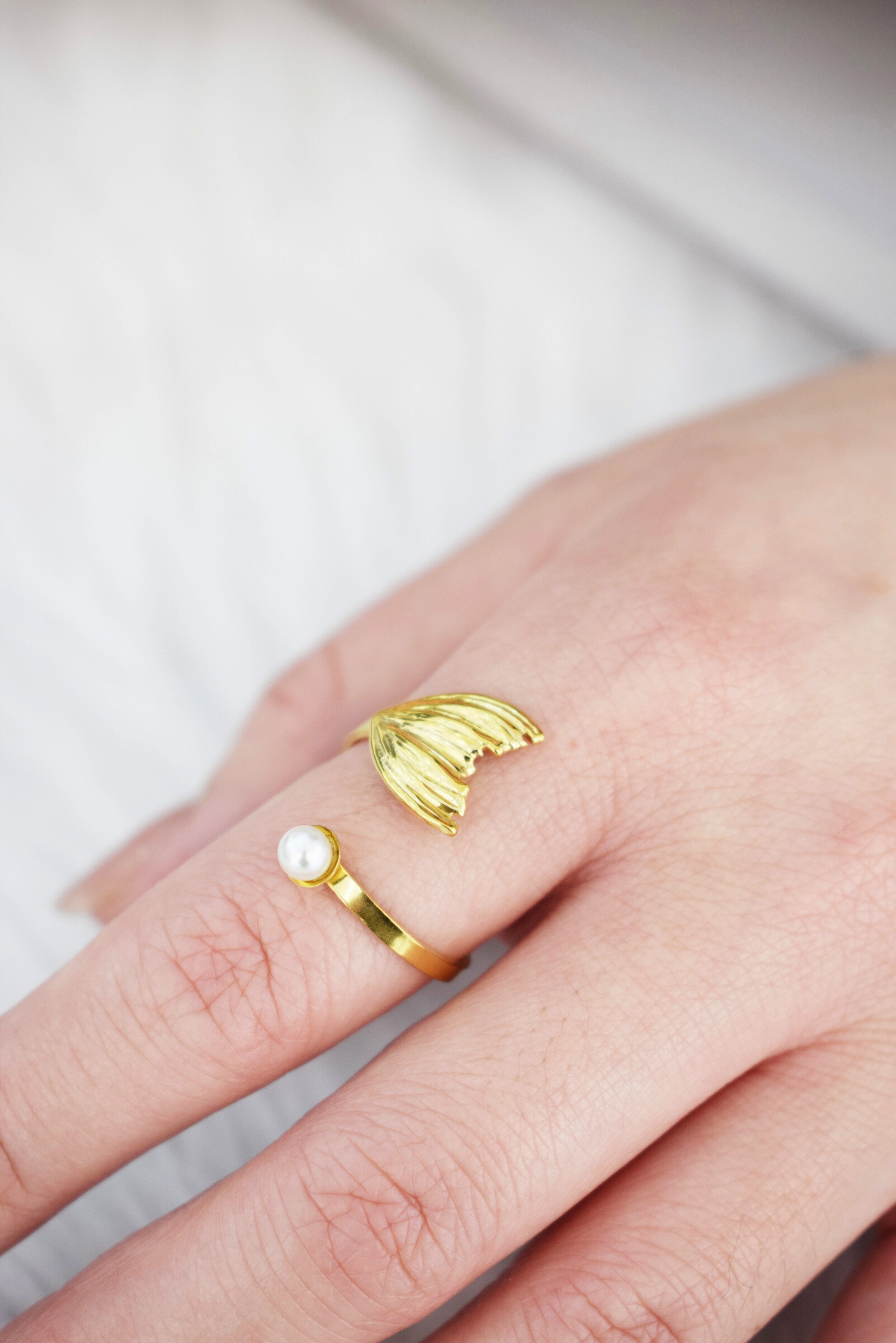 Wholesaler Rouge Bonbons - Fish tail ring with stainless steel pearl