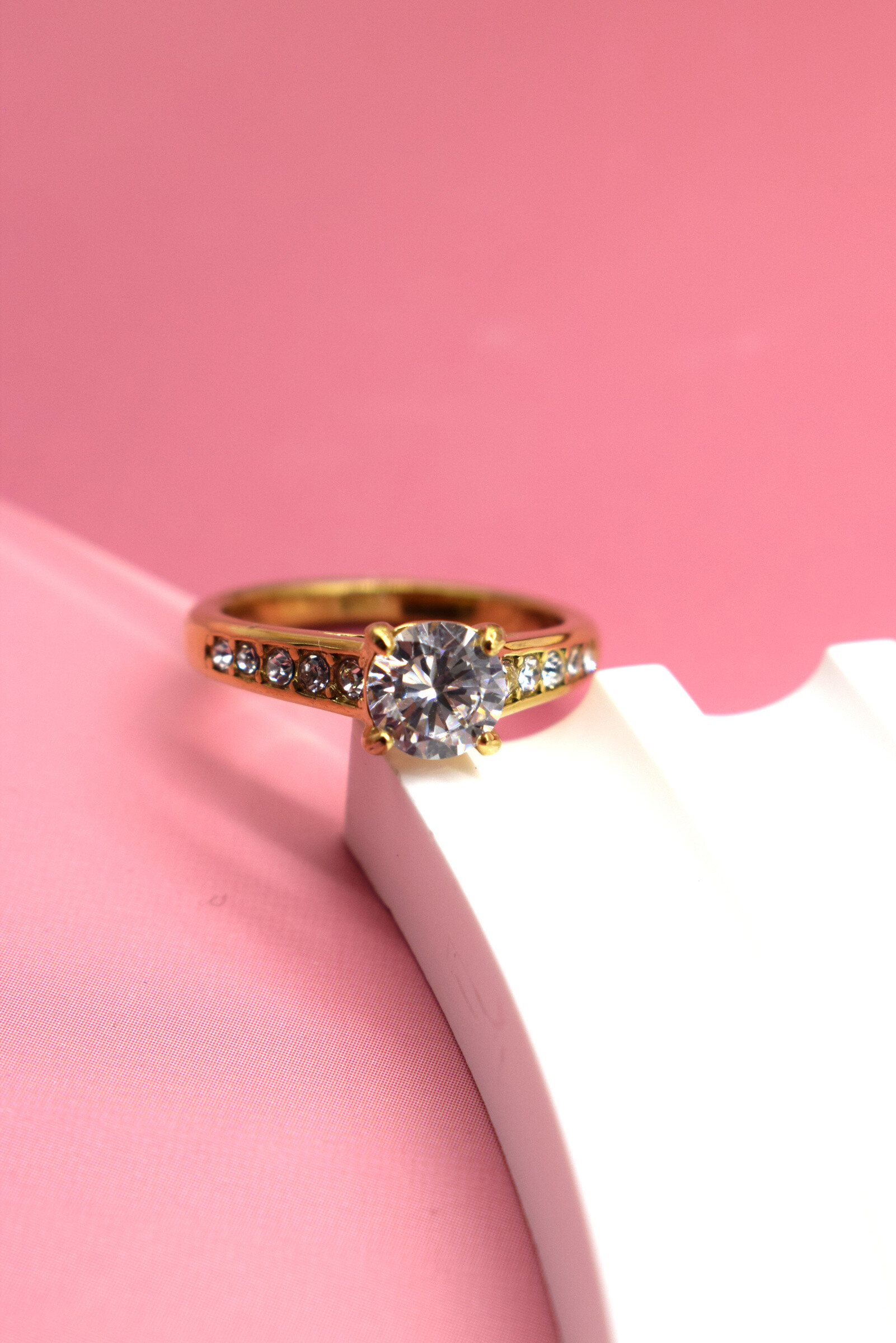 Wholesaler Rouge Bonbons - Stainless steel rhinestone ring