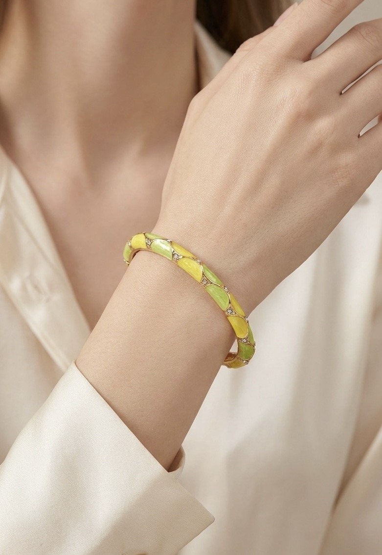 Grossiste Rouge Bonbons - Bracelet thailande en couleur