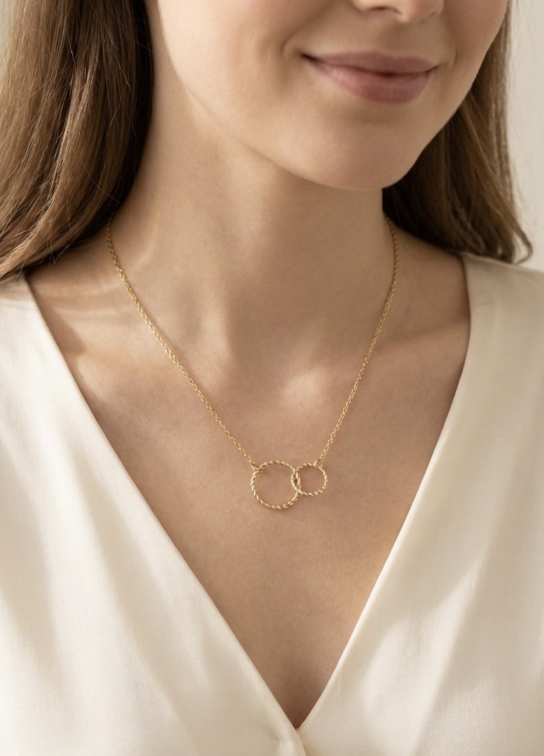 Grossista Rouge Bonbons - COLLANA CON CERCHI INTRECCIATI IN ACCIAIO INOX