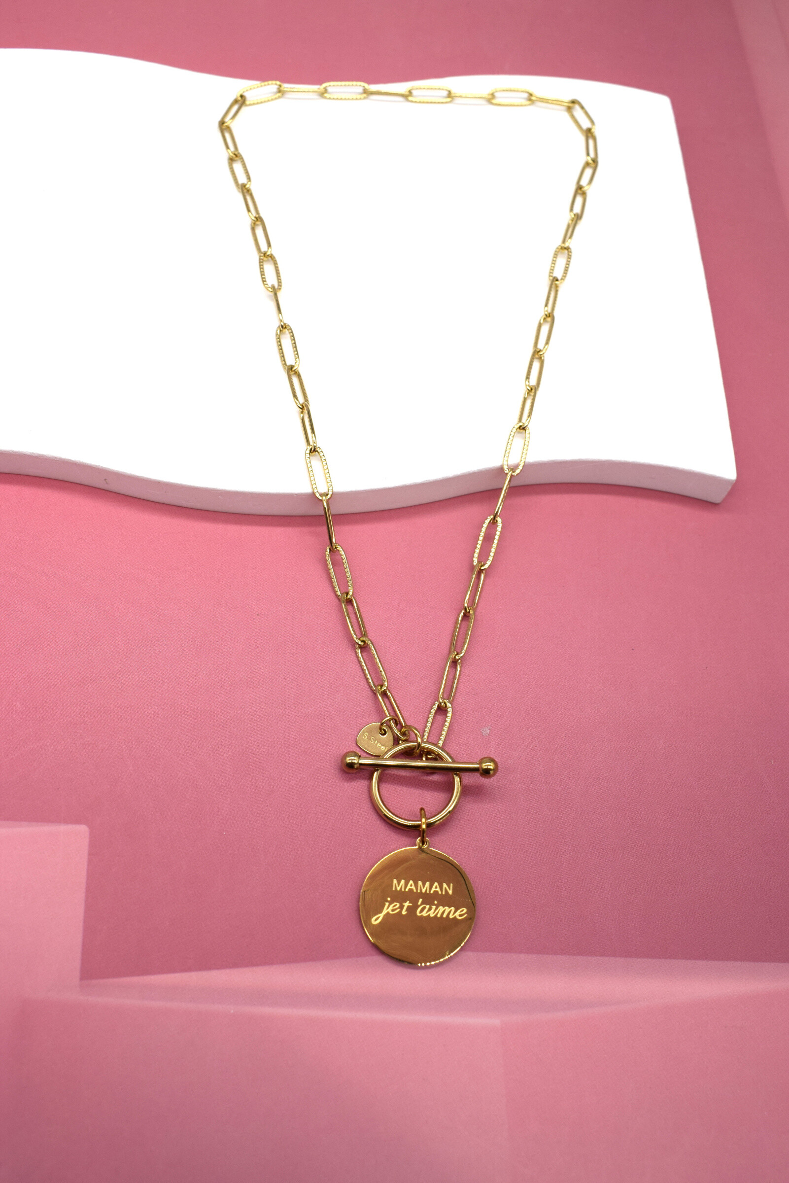Grossiste Rouge Bonbons - Collier pendentif pièce ècrit"MAMAN je t'aime" en acier inoxydable