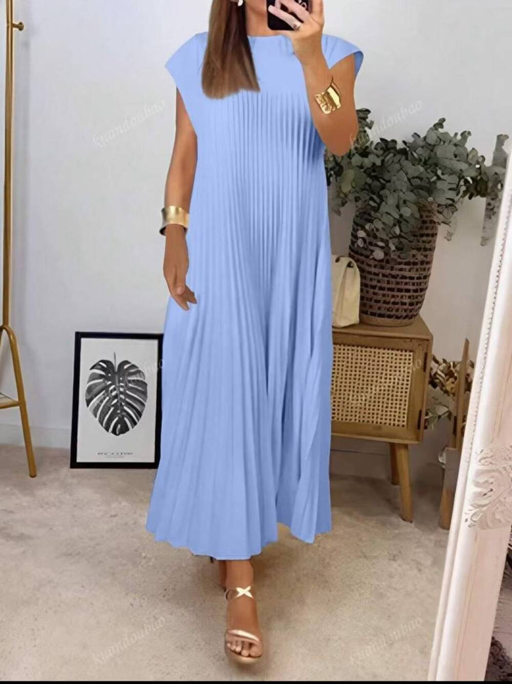 Grossiste RZ Fashion - Robe longue plissée avec poches.