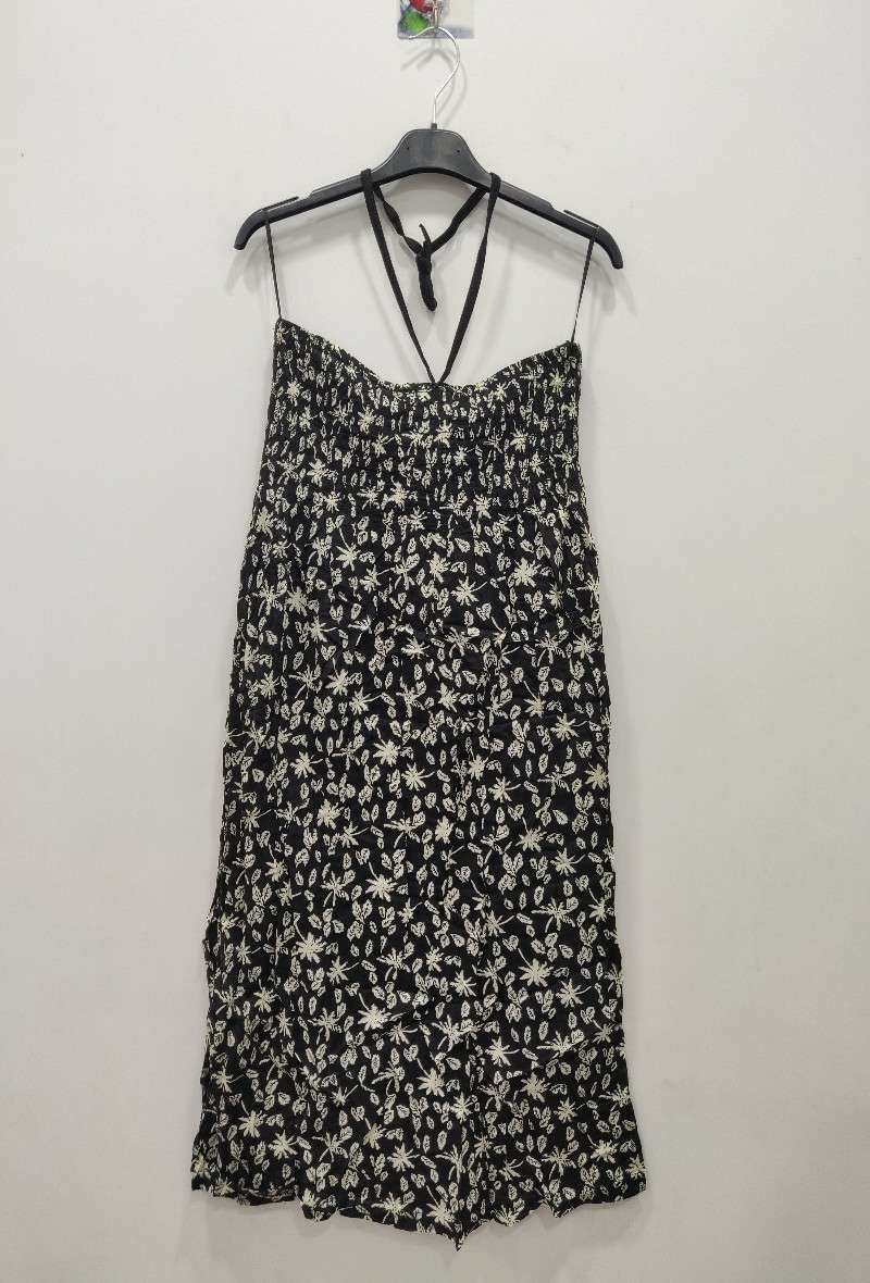 Wholesaler RZ Fashion - Strapless dress with floral pattern.
