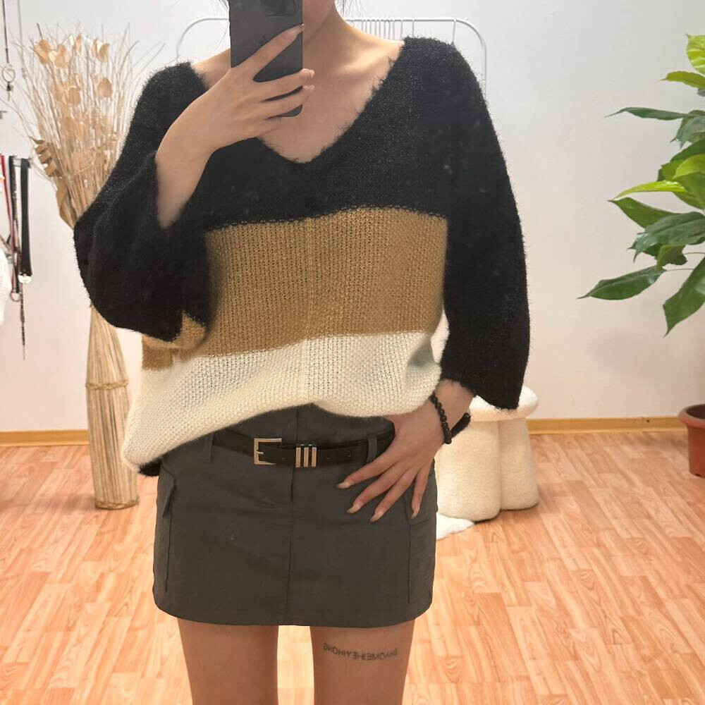 Grossista RZ Fashion - Maglione a righe scollo a V