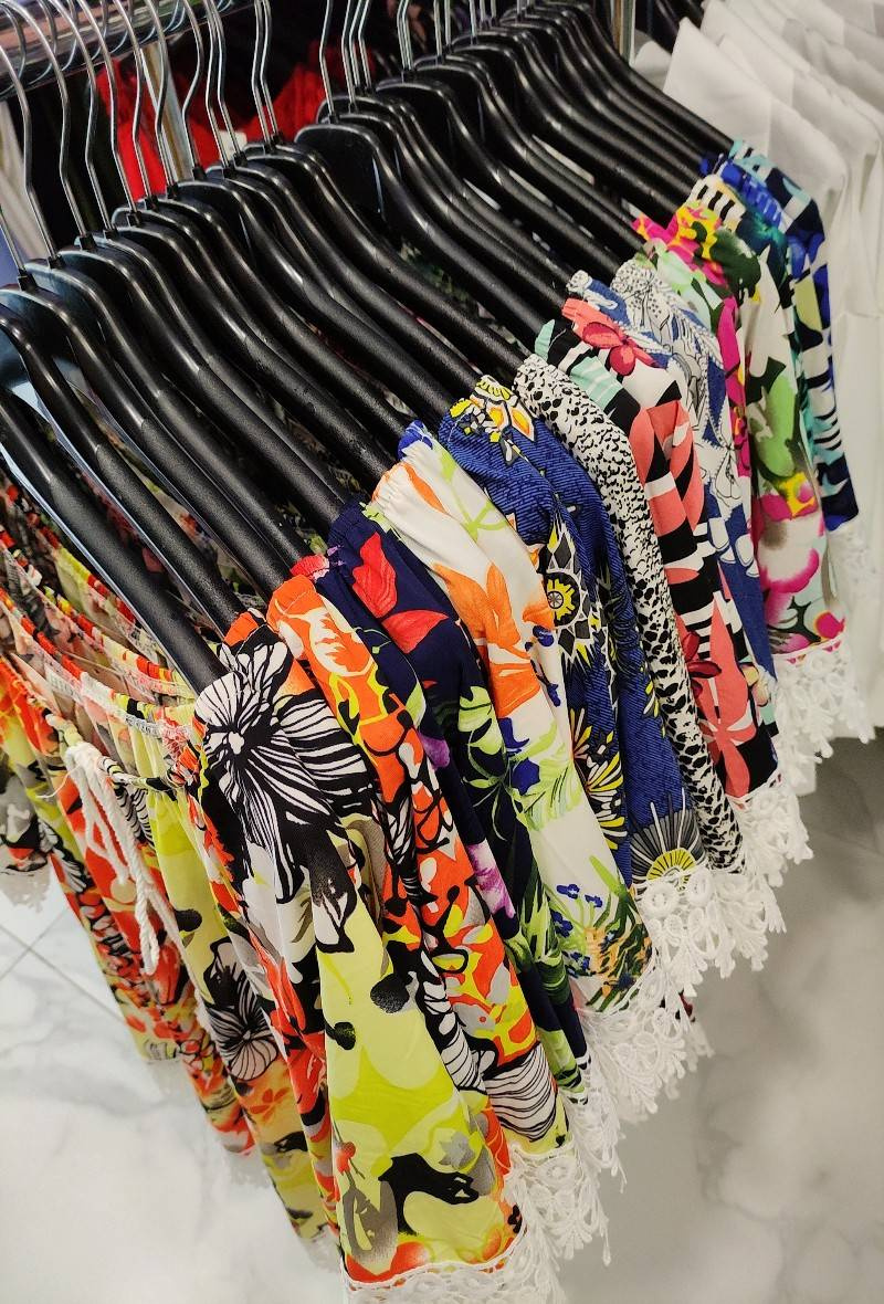 Großhändler RZ Fashion - Oberteil mit Spitze.