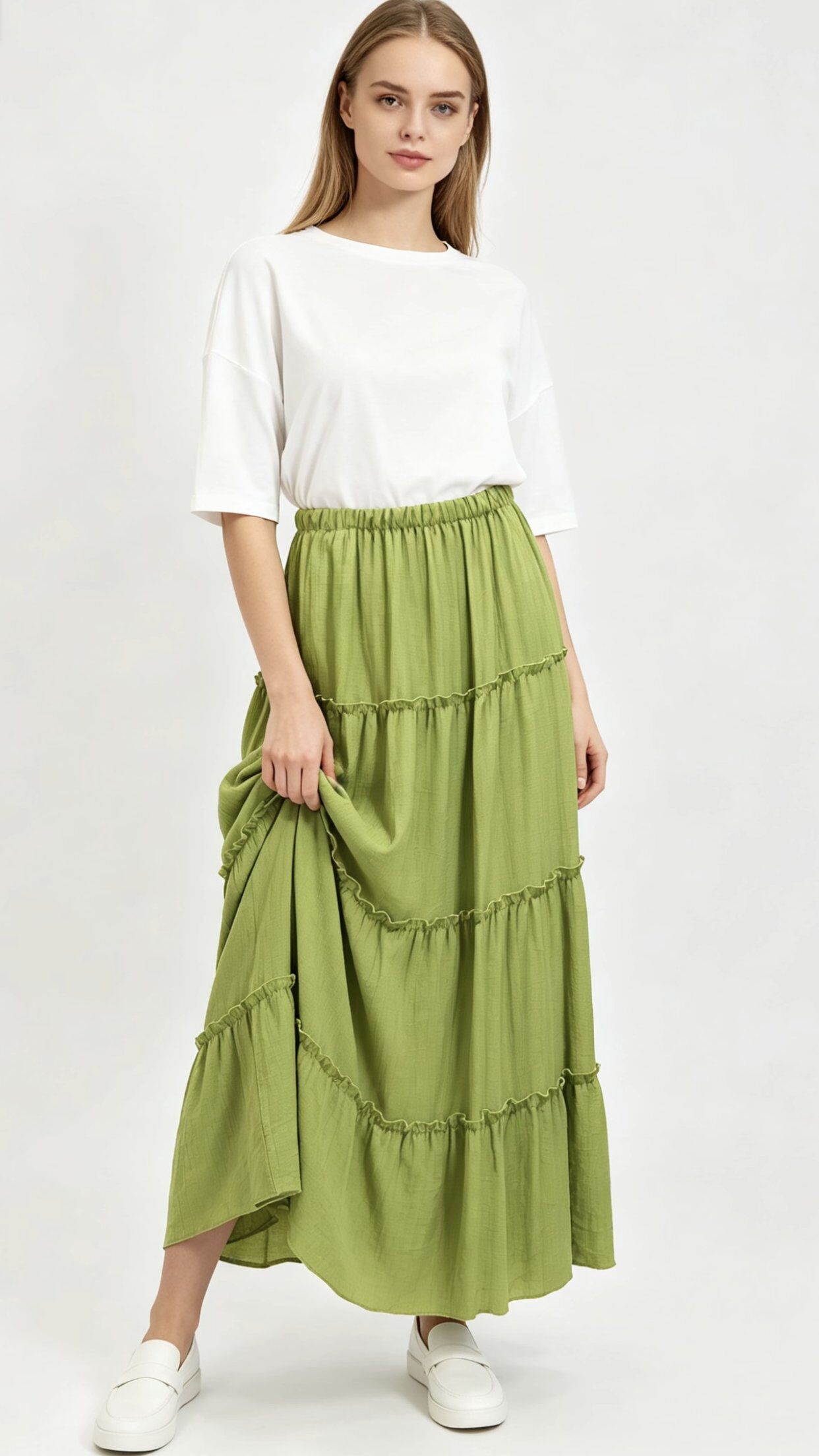 Wholesaler Saeni - Long tiered skirt with an elastic waistband. Lightweight and flowing fabric, boho style.