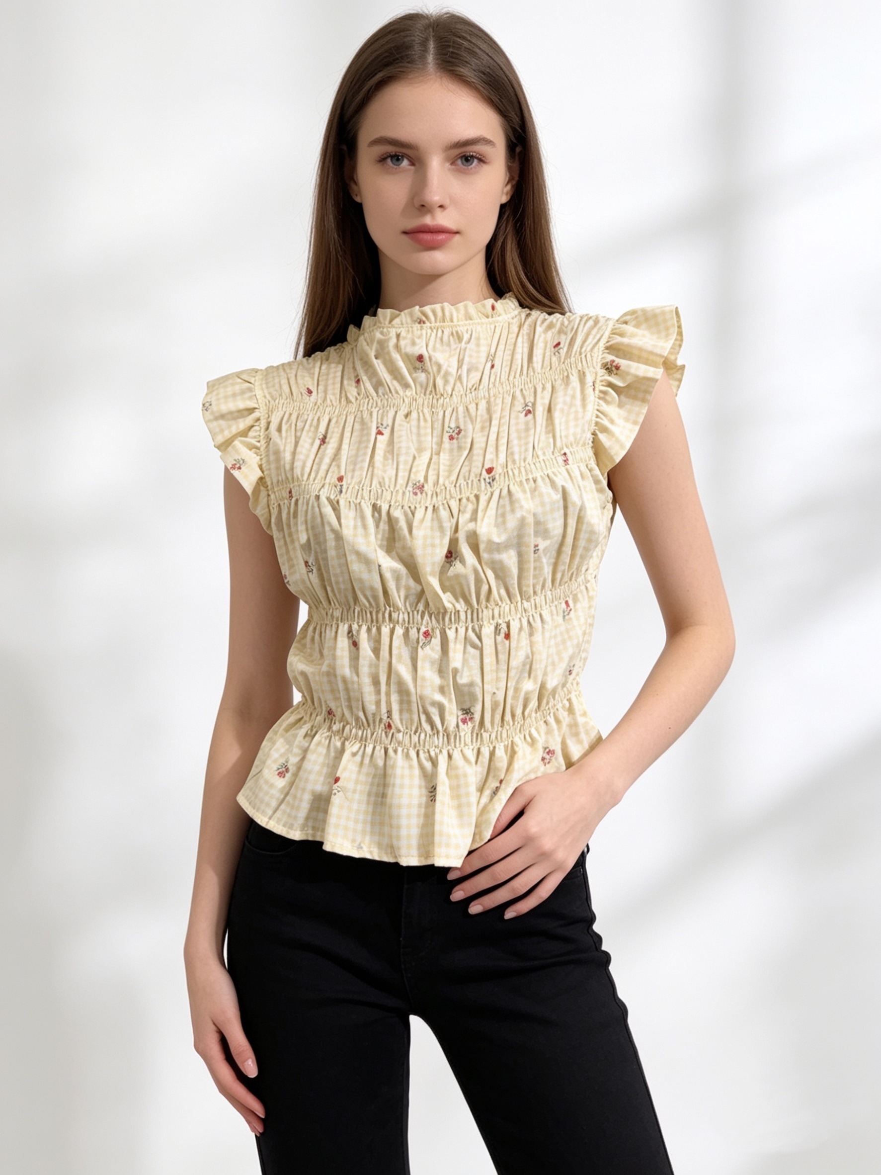 Mayorista Saeni - Blusa sin mangas, plisado elástico en todo el cuerpo, volantes en los hombros y el dobladillo, cuello alto fruncido.