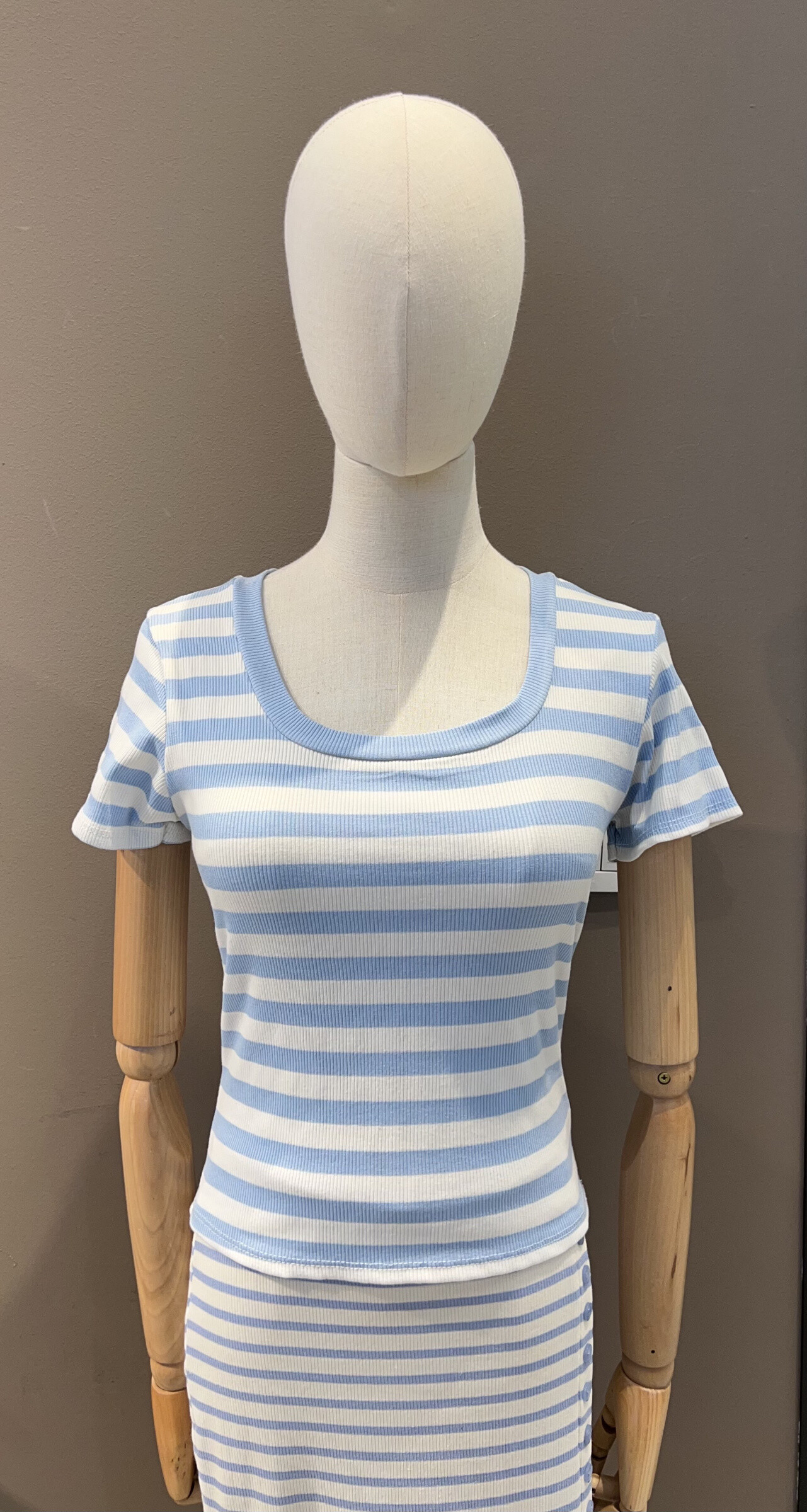 Großhändler Saeni - T-Shirt