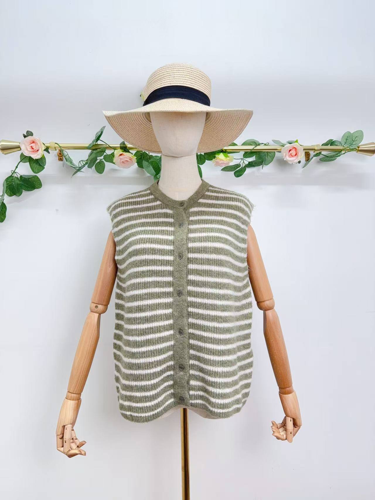 Grossiste Saison du vent - Gilet boutonné sans manche