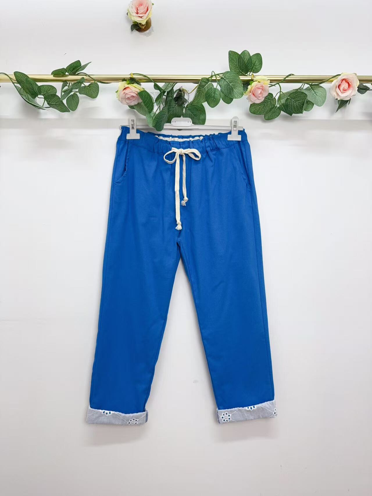 Wholesaler Saison du vent - Classic pants at the bottom with embroidery