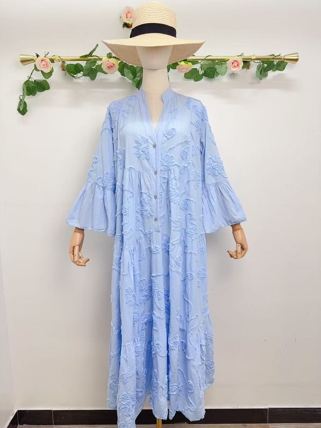 Wholesaler Saison du vent - Long Boutonne embroidery dress