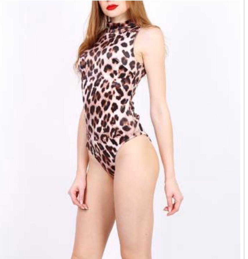 Wholesaler Sandy Paris - Leopard printed velvet body - feline elegance and soft sensation