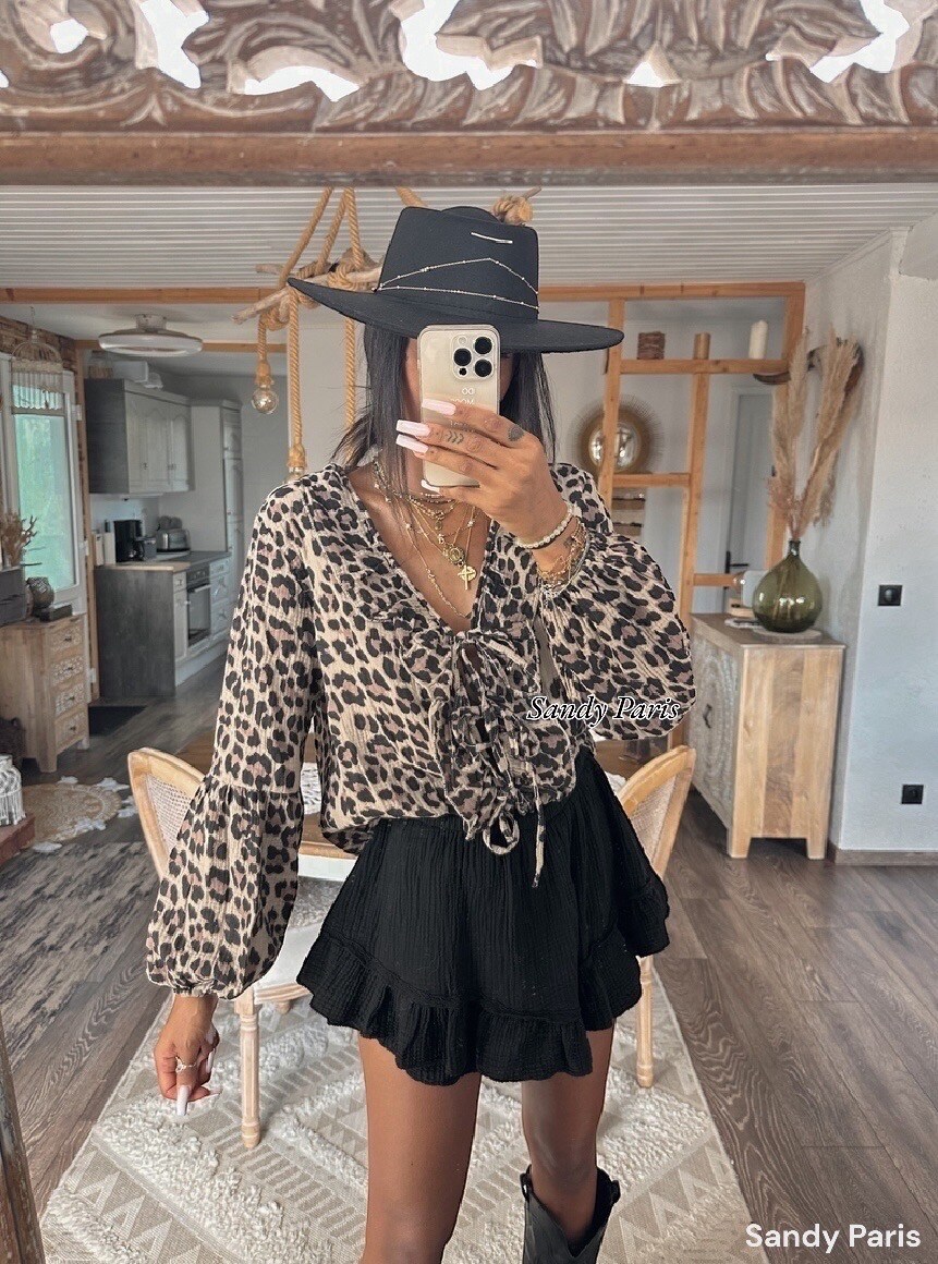Großhändler Sandy Paris - Böhmische Leopardenbluse mit Rüschendetails