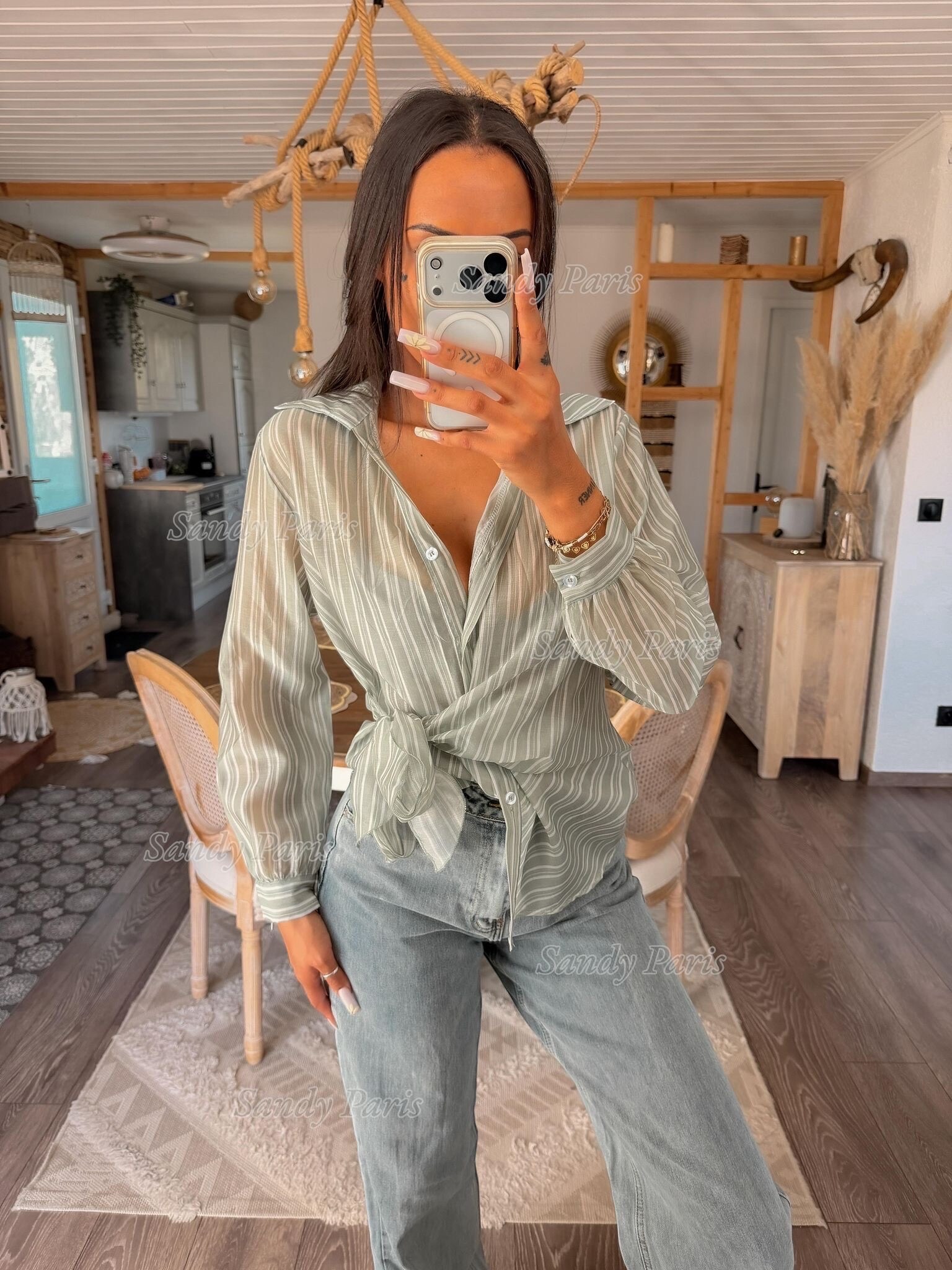 Grossista Sandy Paris - Camicia a righe con nodo – Taglio femminile