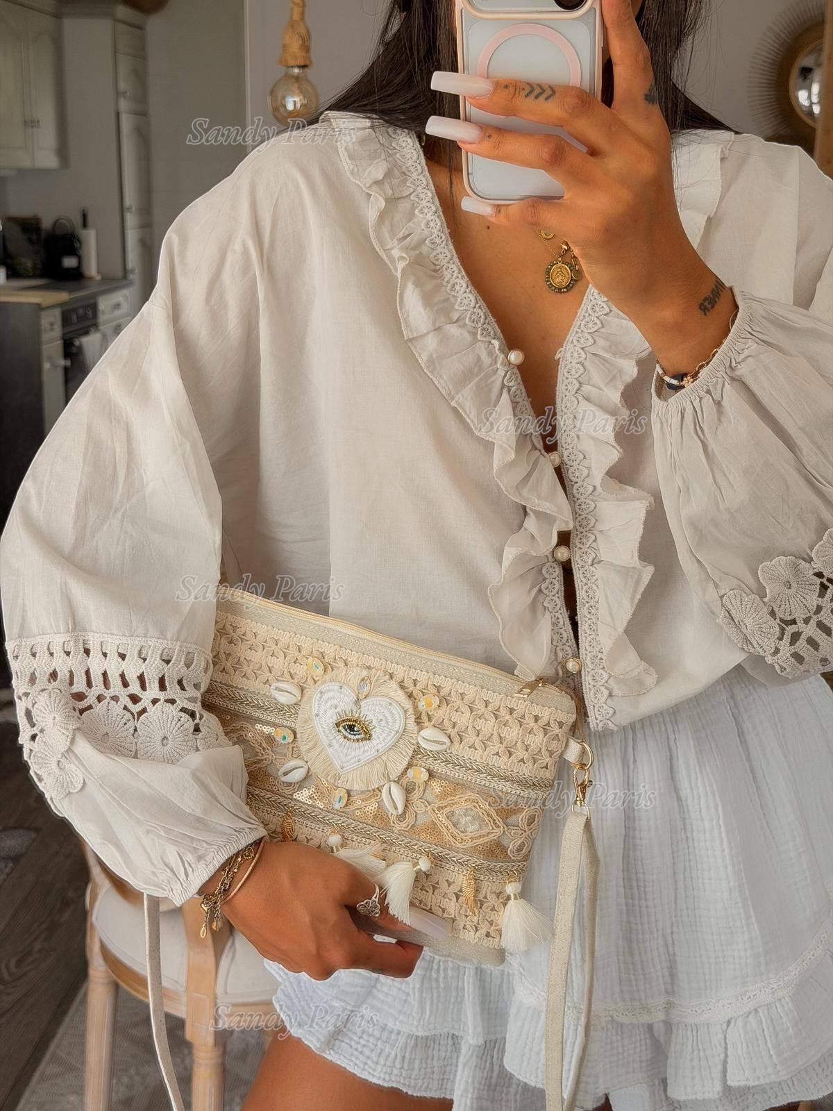 Mayorista Sandy Paris - Blusa fluida con volantes y detalles de encaje – Estilo boho chic