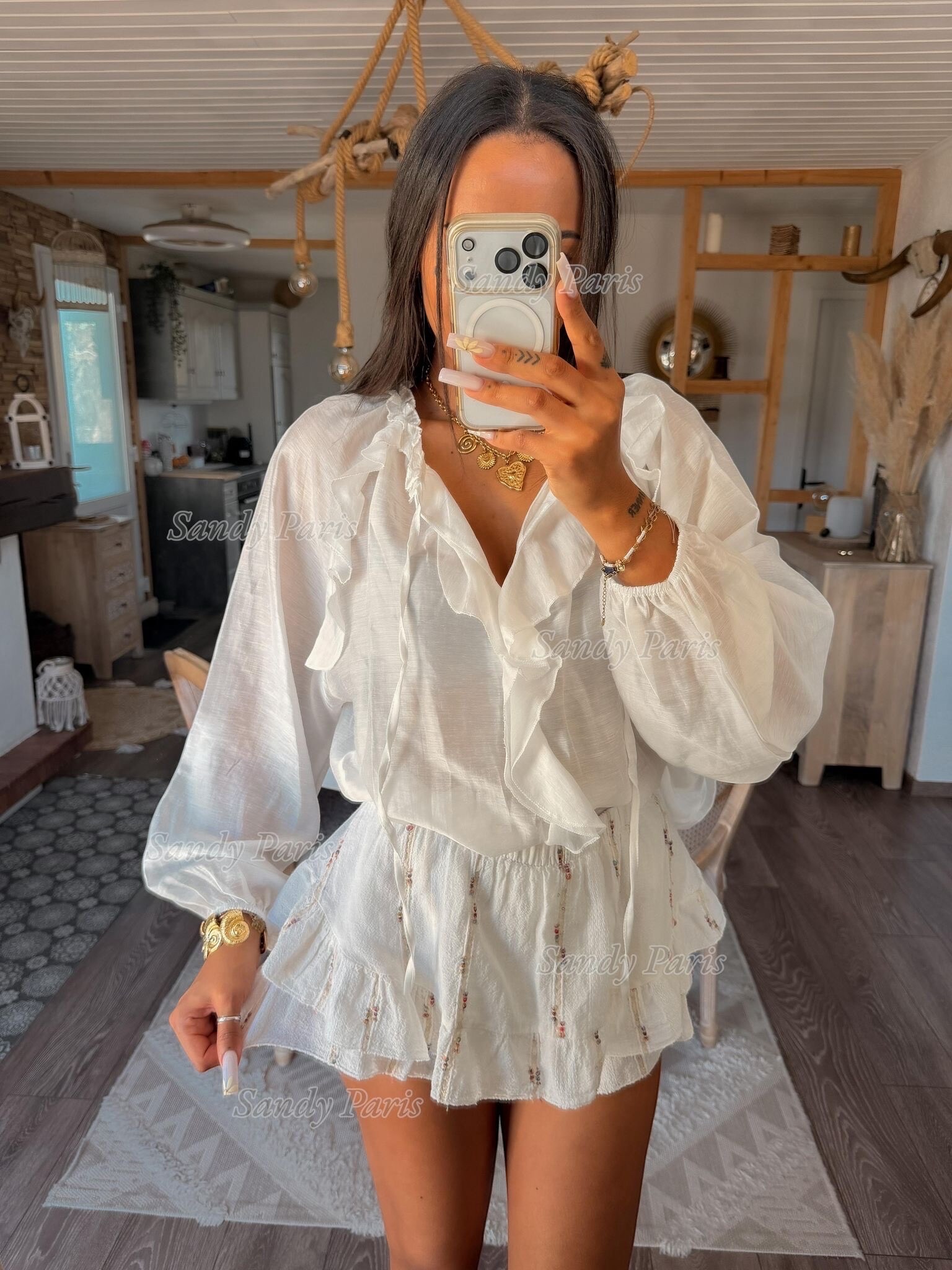 Grossista Sandy Paris - Blusa fluida con volant – Collo arricciato