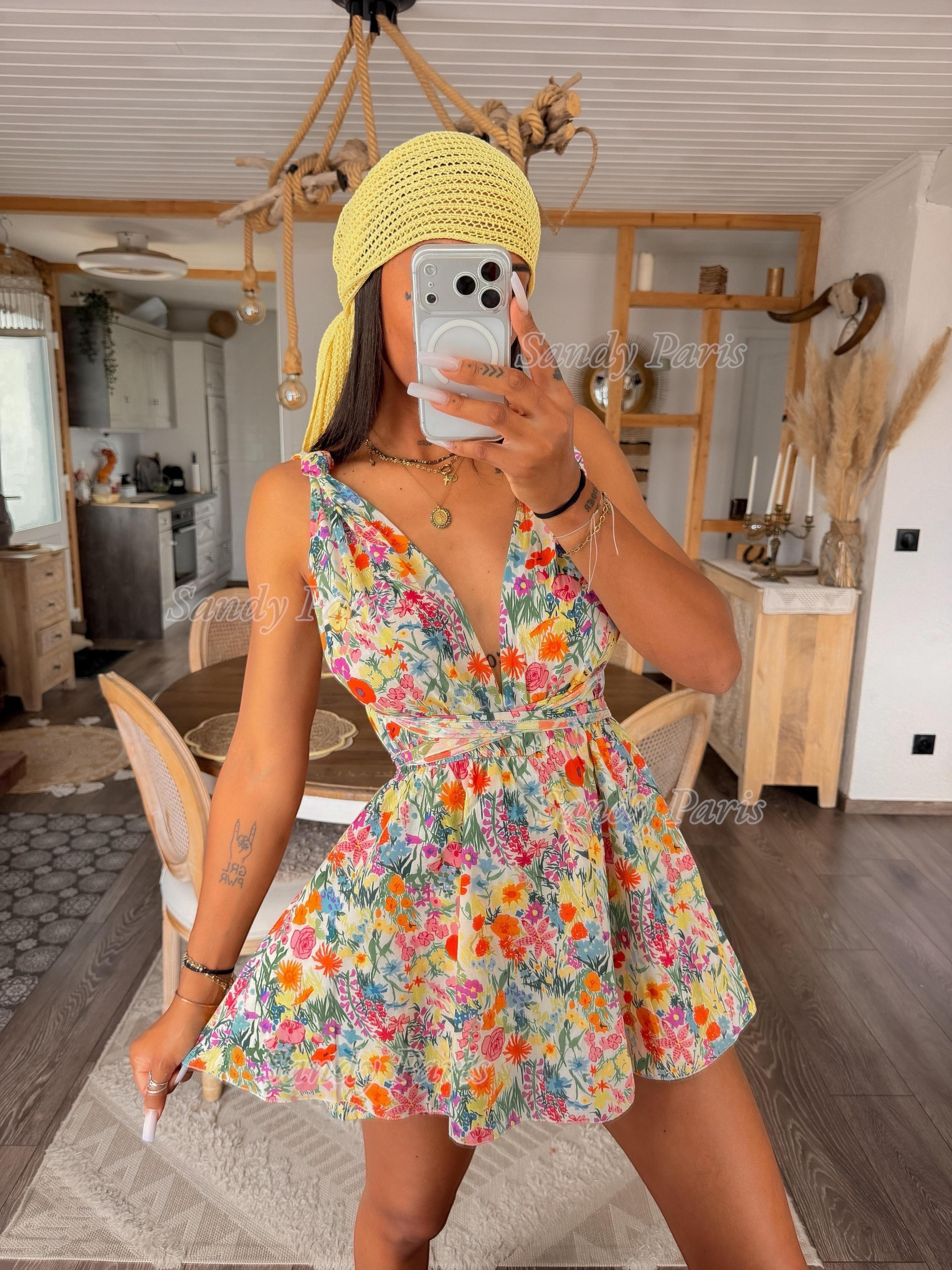 Großhändler Sandy Paris - Rückenfreier Blumen-Skort-Overall