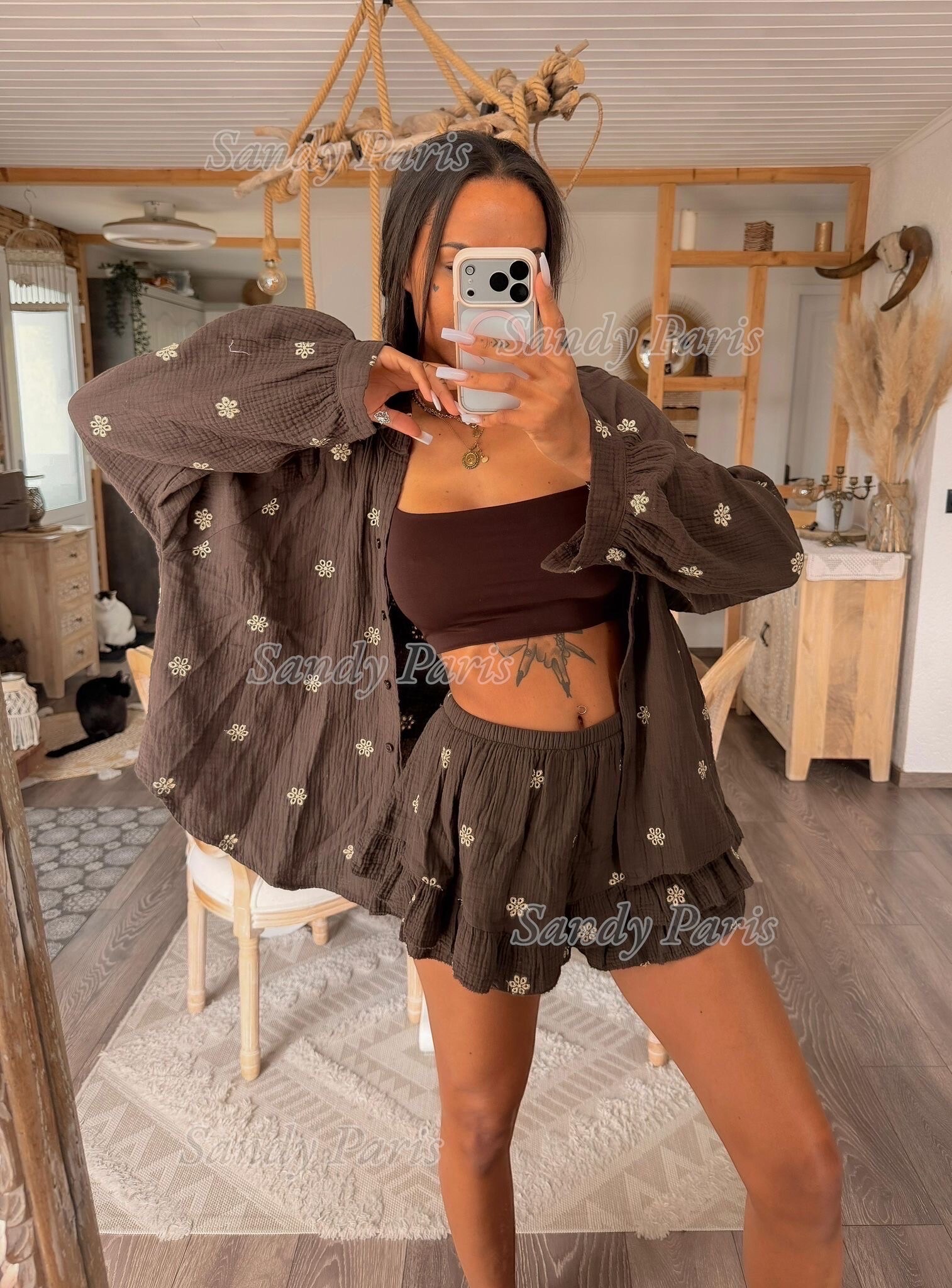 Großhändler Sandy Paris - Besticktes Set aus Gaze-Baumwolle – Fließendes Hemd und Rüschenrock-Shorts