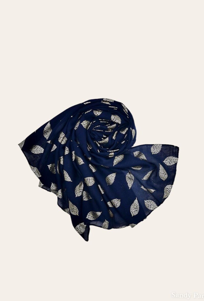 Wholesaler Sandy Paris - Shiny printed scarf with pattern