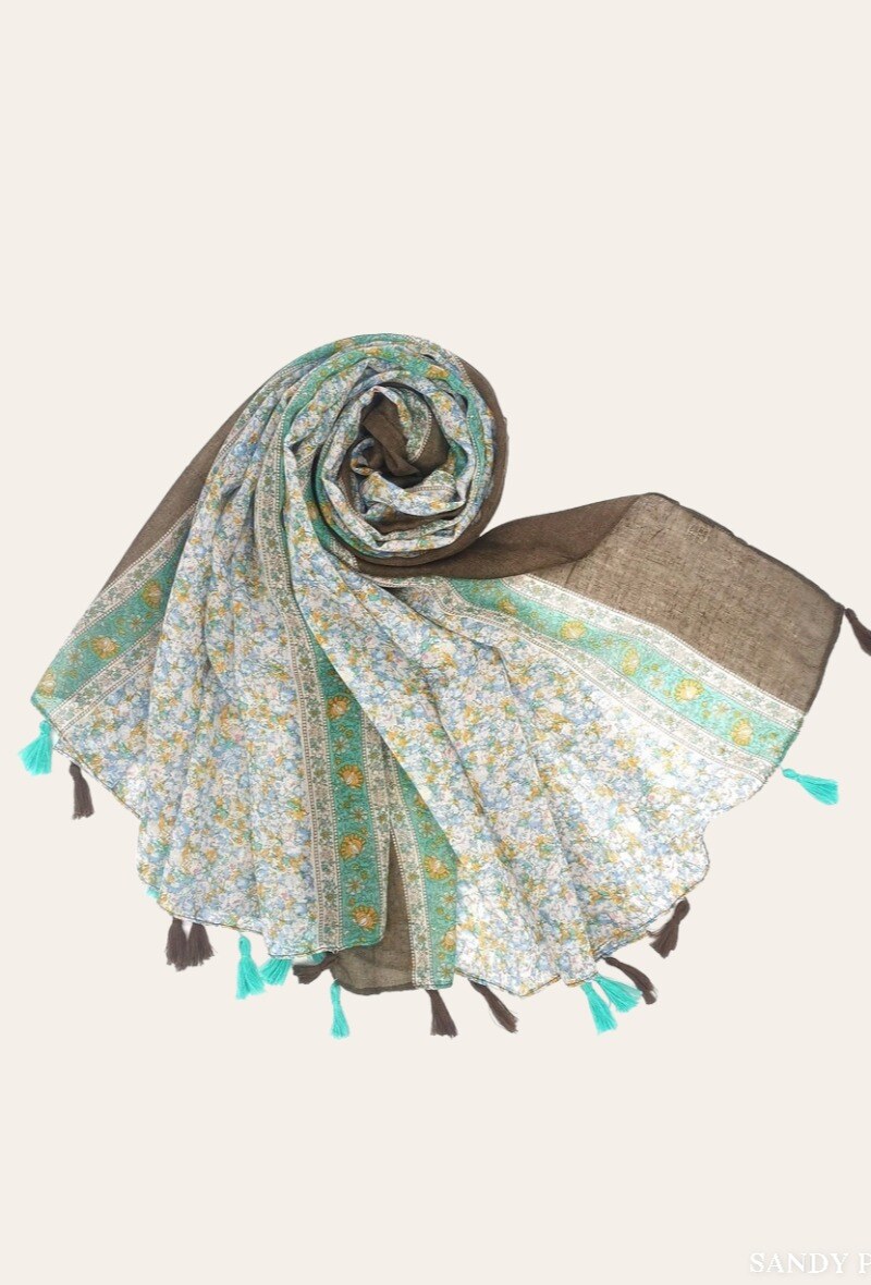 Grossiste Sandy Paris - Foulard imprime avec pompons