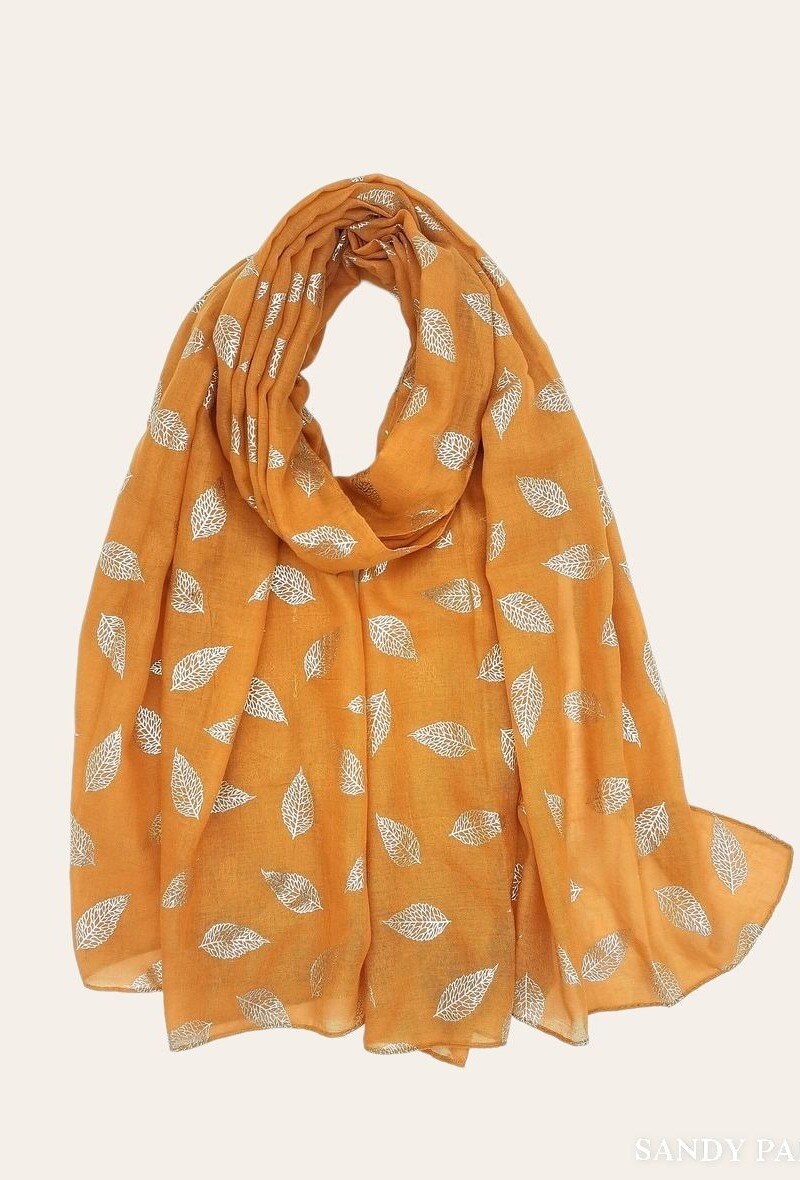 Wholesaler Sandy Paris - Shiny printed scarf with pattern