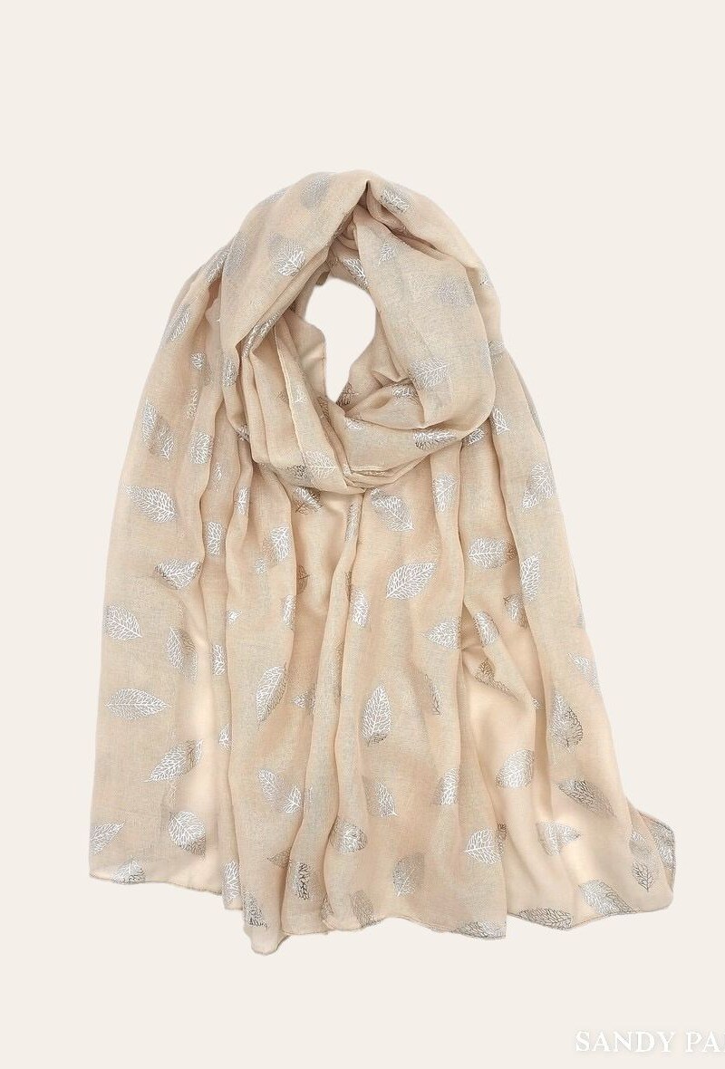 Wholesaler Sandy Paris - Shiny printed scarf with pattern