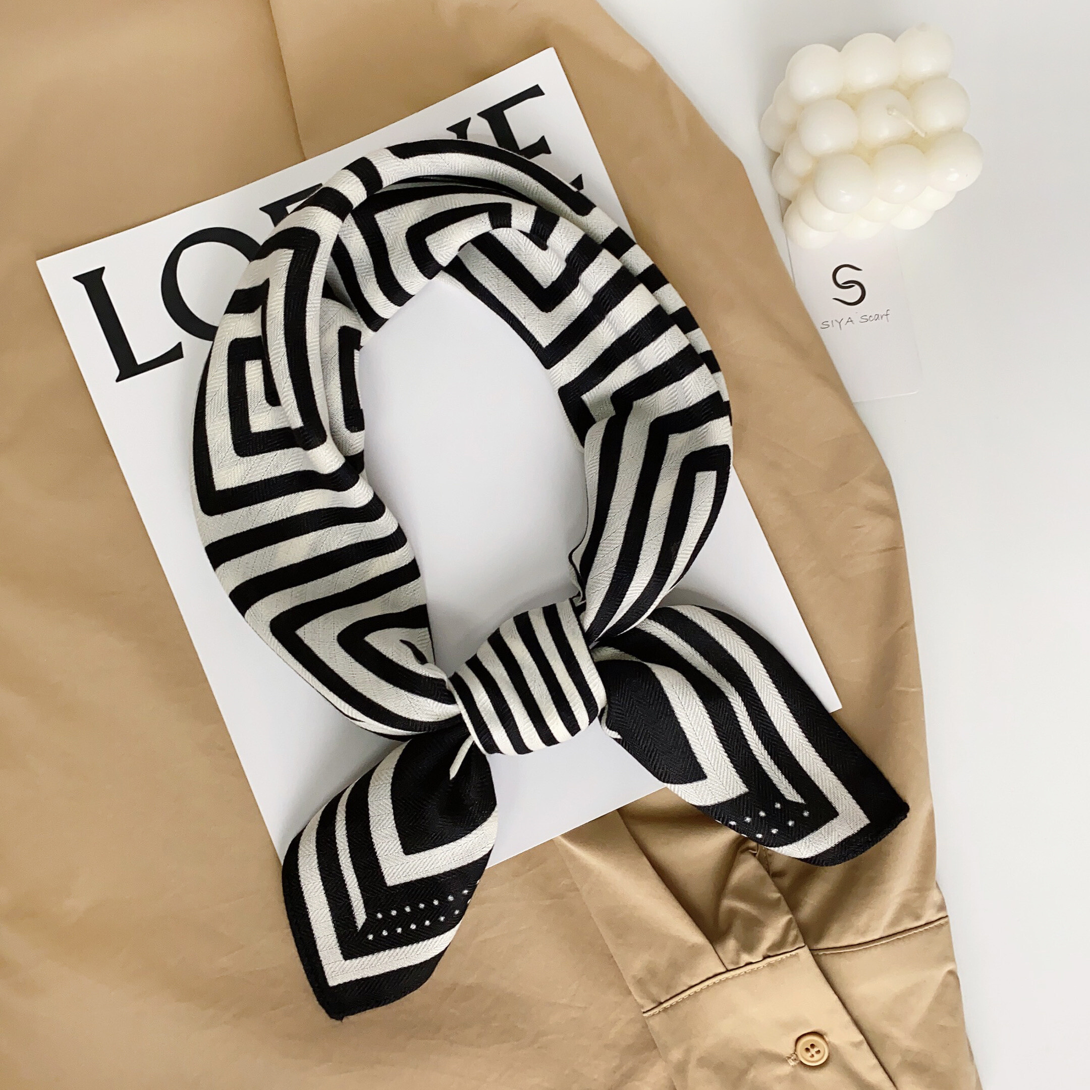 Wholesaler Sandy Paris - Small square printed scarf 70*70