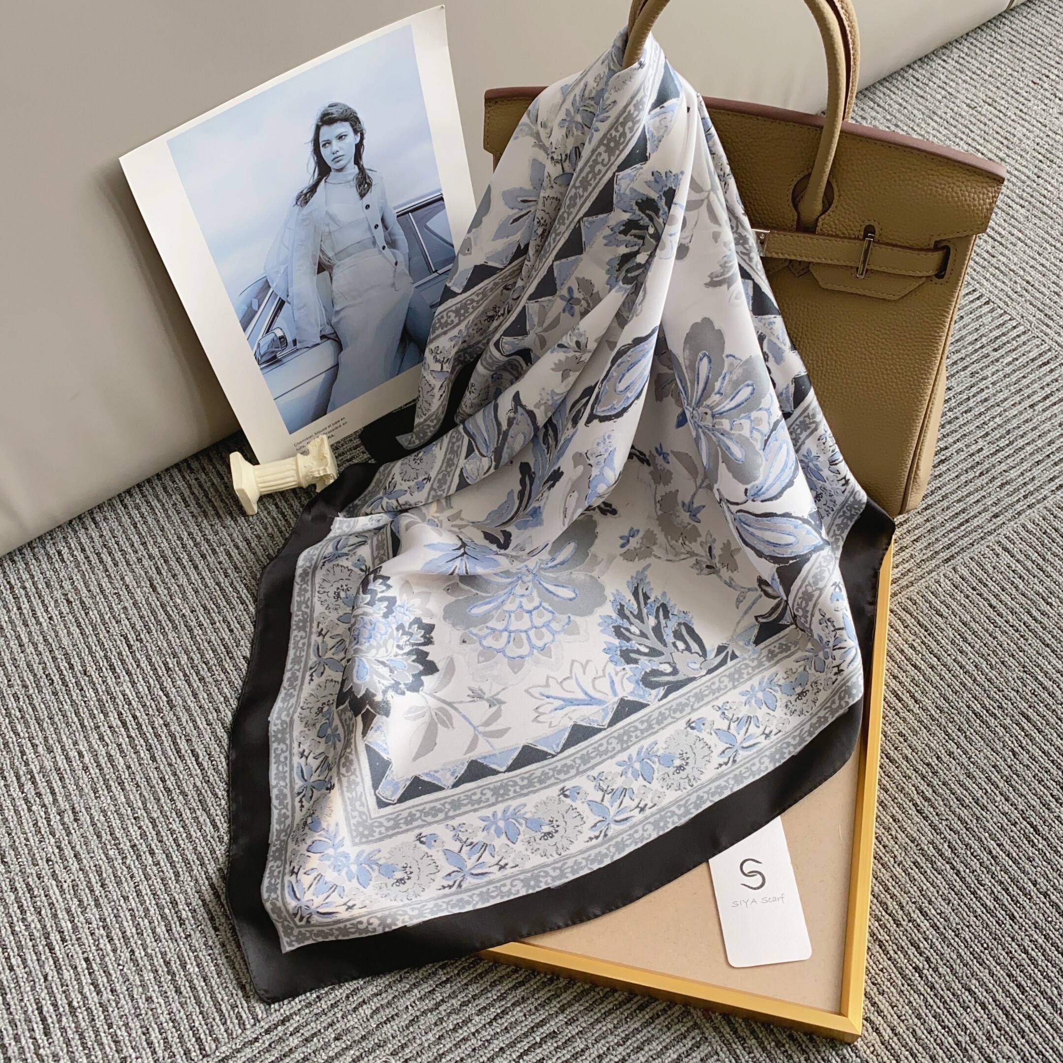 Grossiste Sandy Paris - Foulard petit carré imprimé 70*70